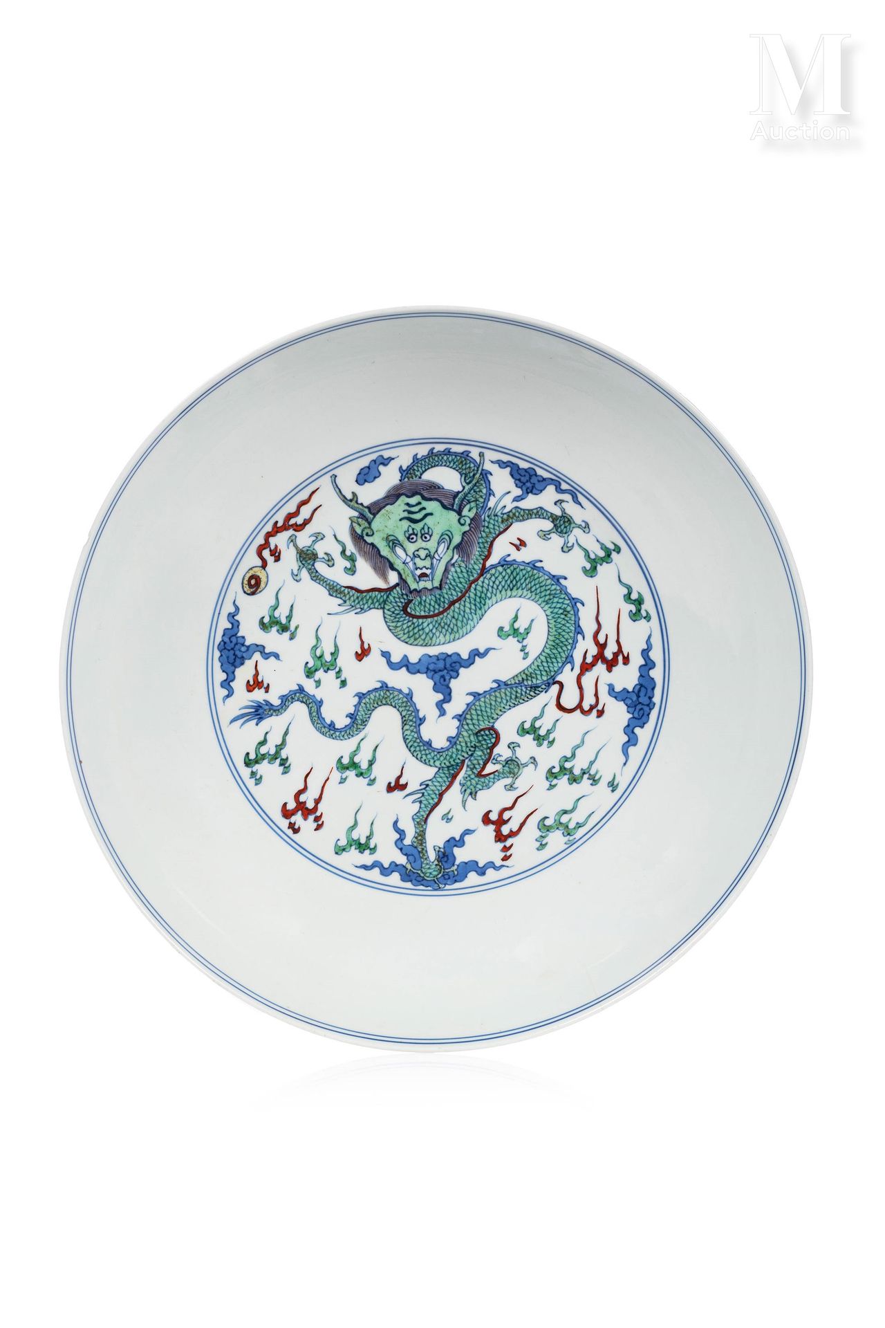 CHINE, XVIIIe SIÈCLE 
Plat circulaire en porcelaine présentant un décor en émaux&hellip;
