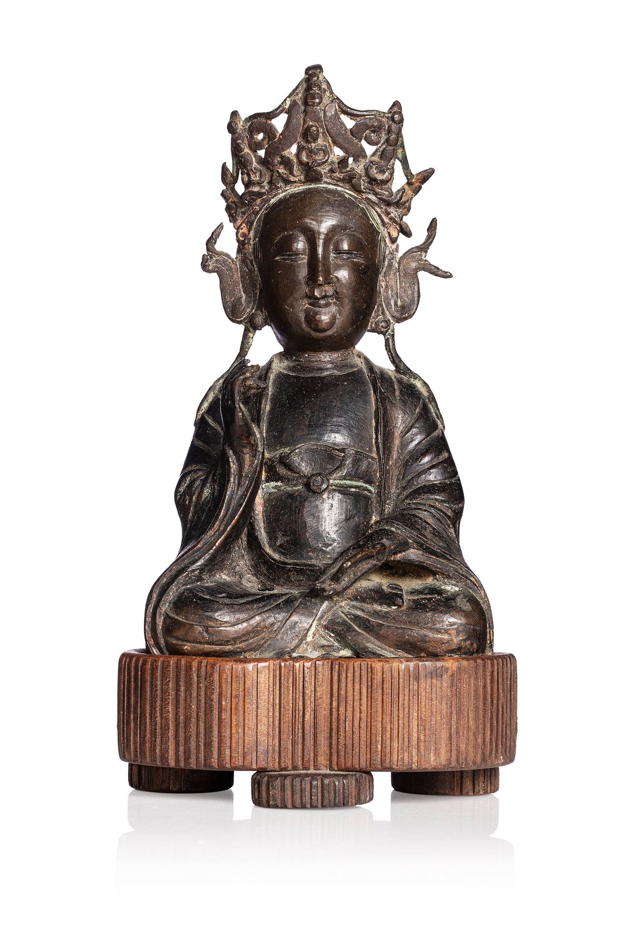 CHINE, époque Ming 
Statuette en bronze représentant une Guanyin. Avec socle en &hellip;