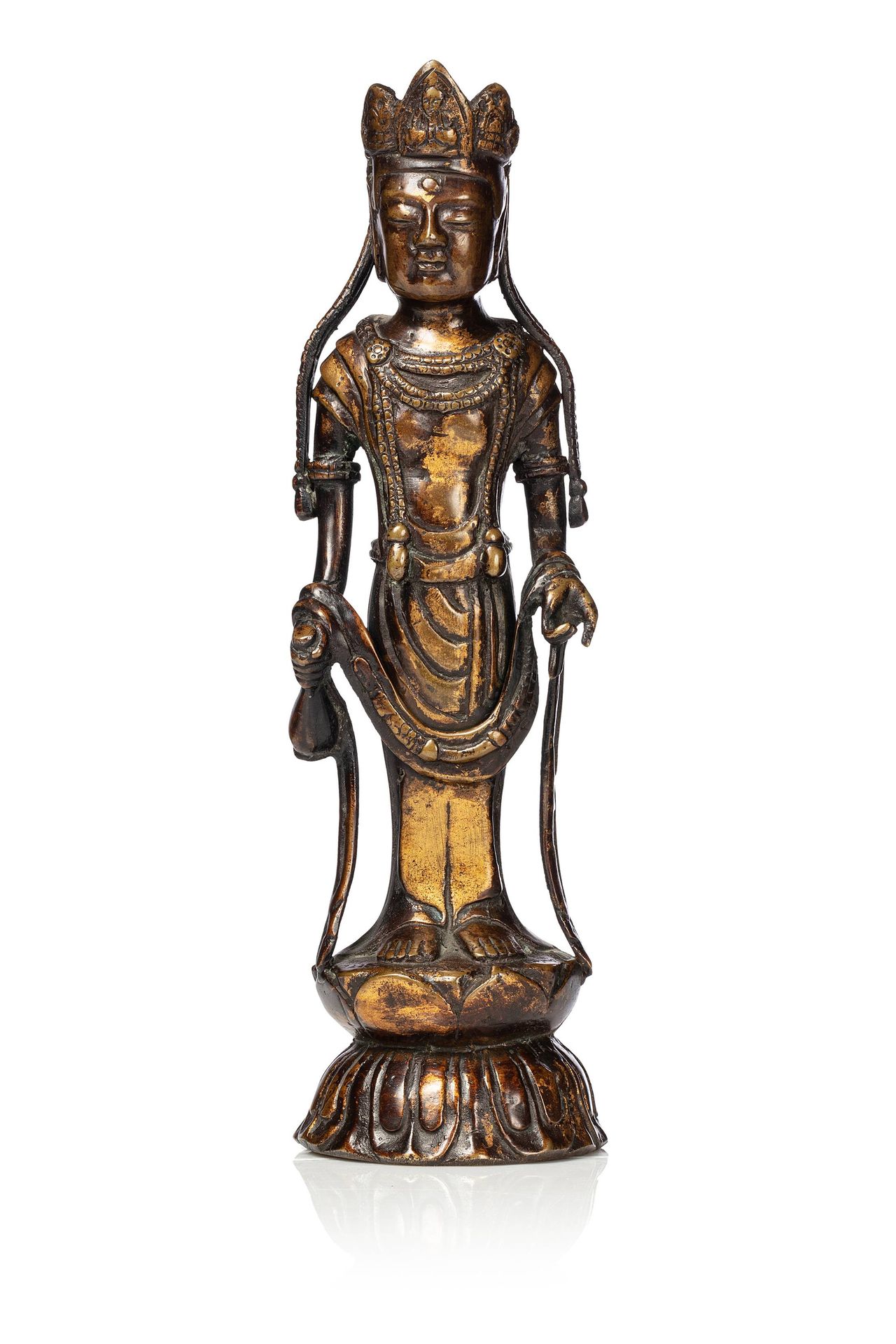 CHINE, époque Ming 
Statuette en bronze partiellement doré représentant une guan&hellip;