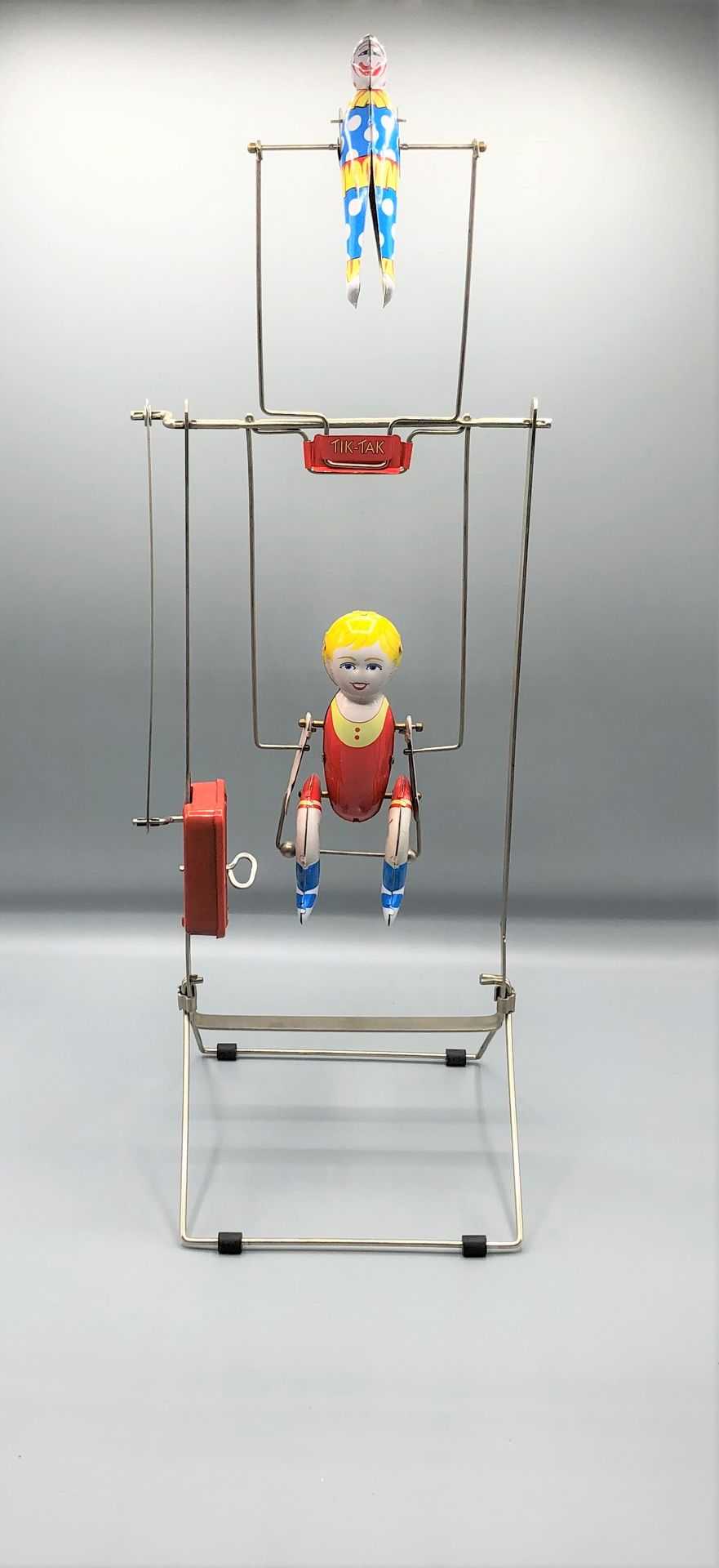 Null ACROBATES

Mechanical toy featuring two acrobats on an iron trapeze, doing &hellip;