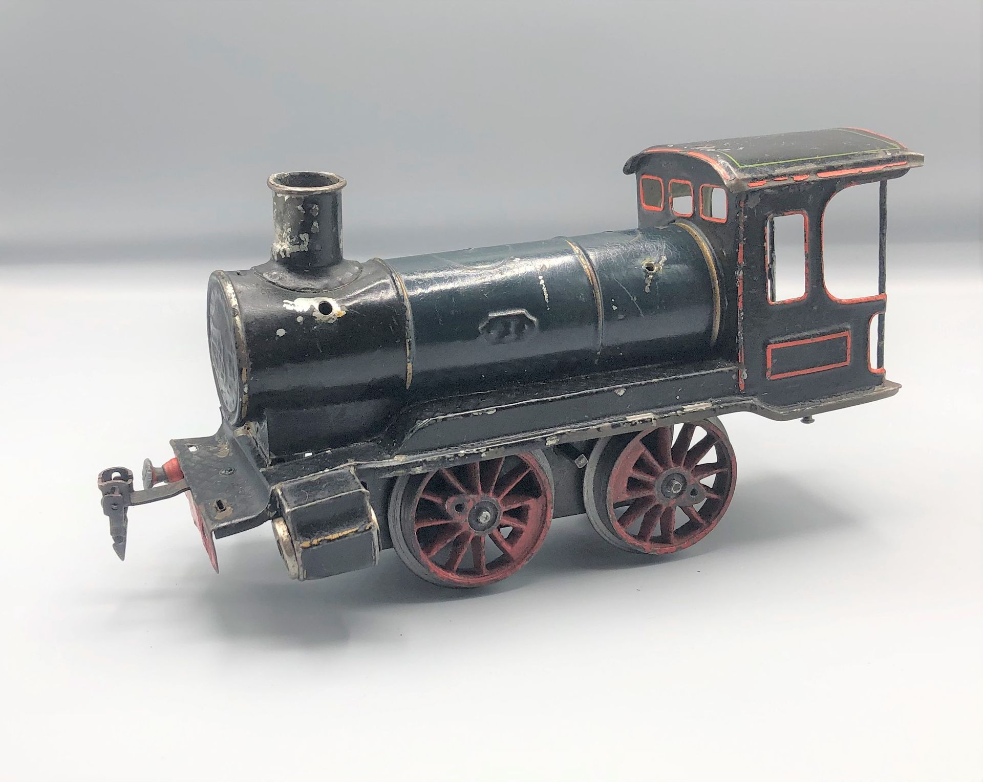 Null BING -0-

Black mechanical locomotive 020, lacks packaging and tender

1915&hellip;