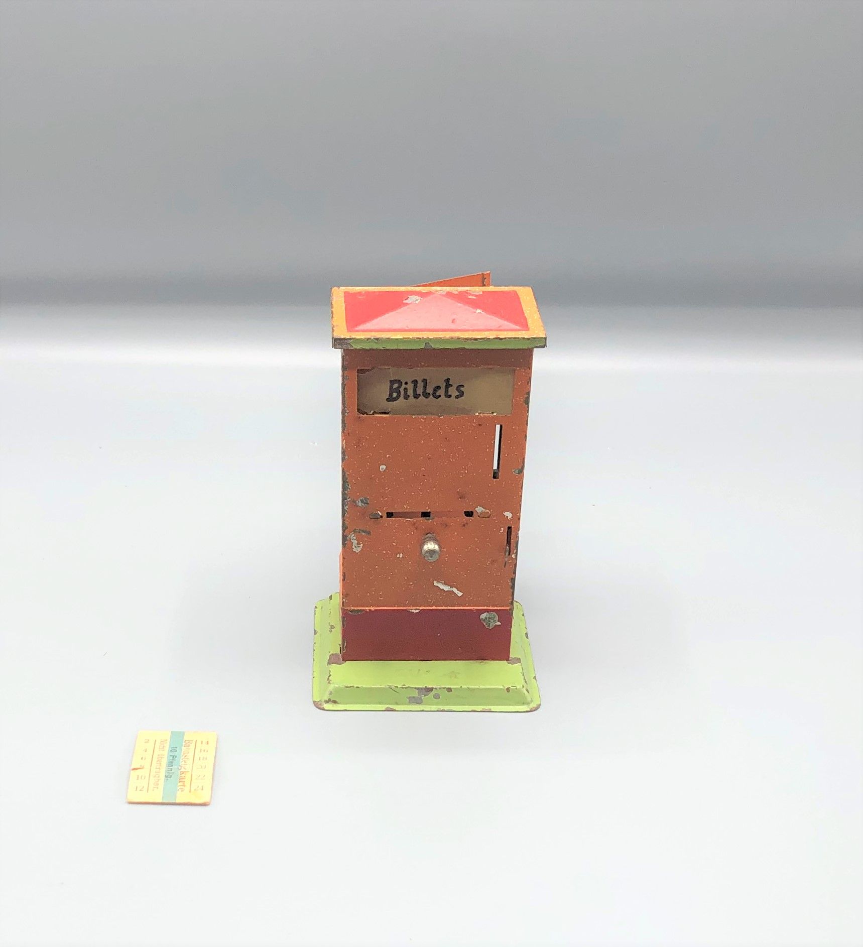 Null 杂项 -0-

德国制造的平台出票机

1950



使用条件

更多信息请联系该研究。