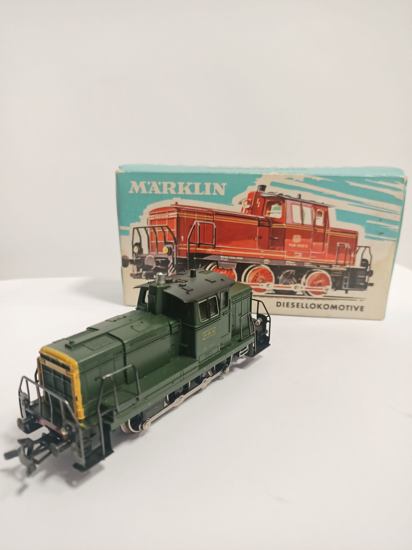 Null MARKLIN -HO- 

Diesel switcher, green (BO)

1960



Used condition

Contact&hellip;
