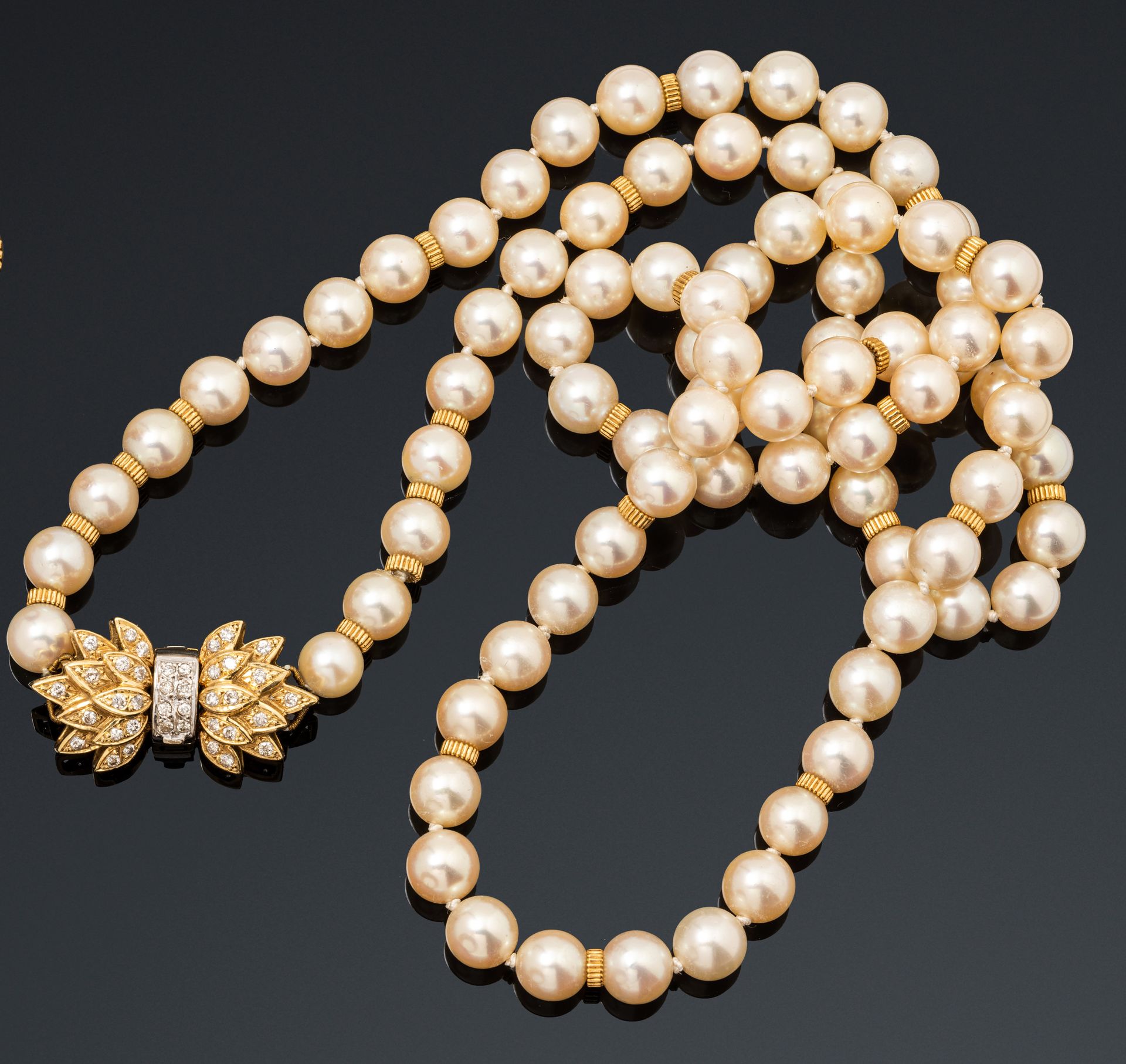 Collier de perles Collier formé d'un rang de perles de culture alternées de cerc&hellip;