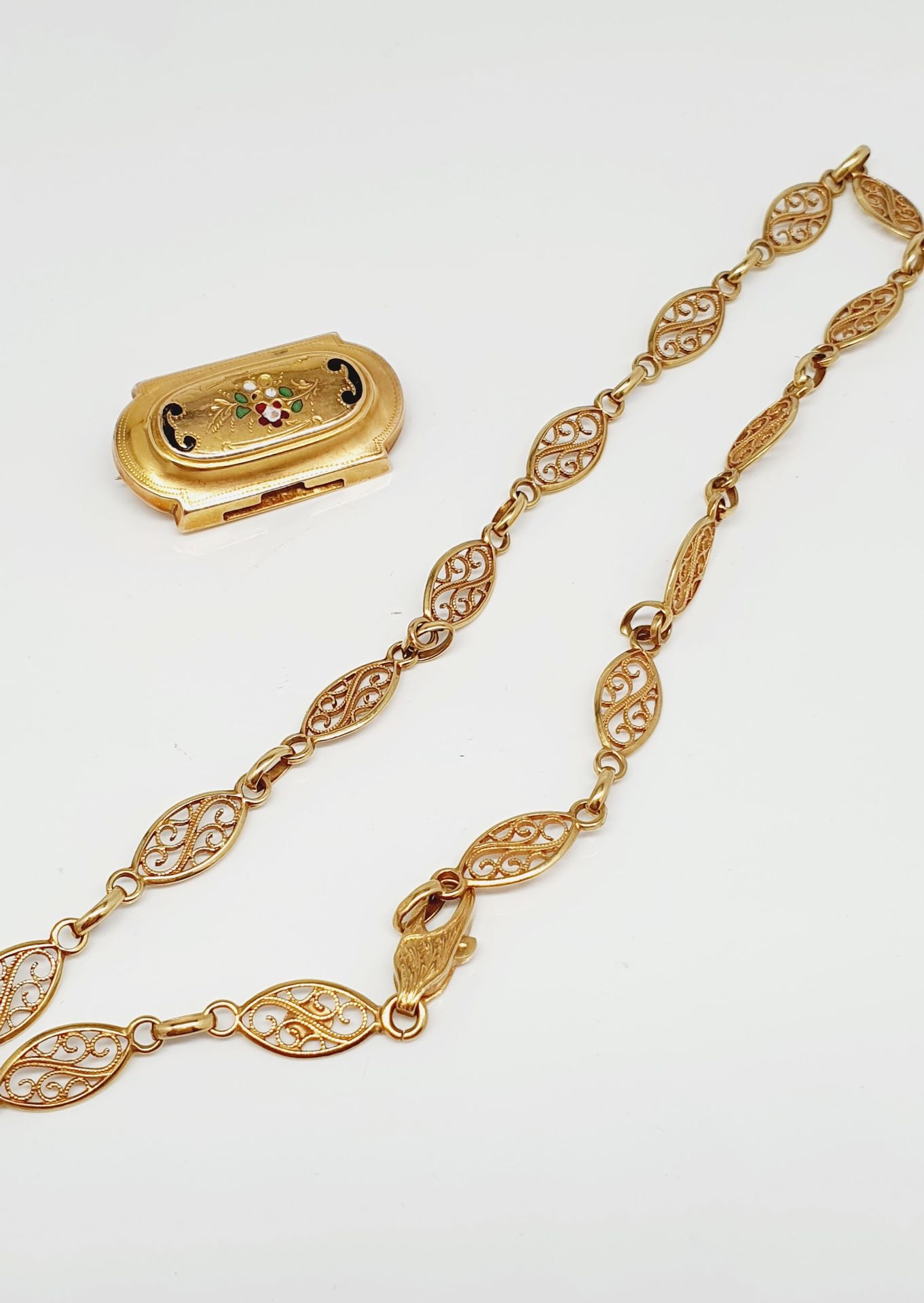 ENSEMBLE Ensemble en or jaune 18k (750 millièmes) formé d'un collier à maillons &hellip;