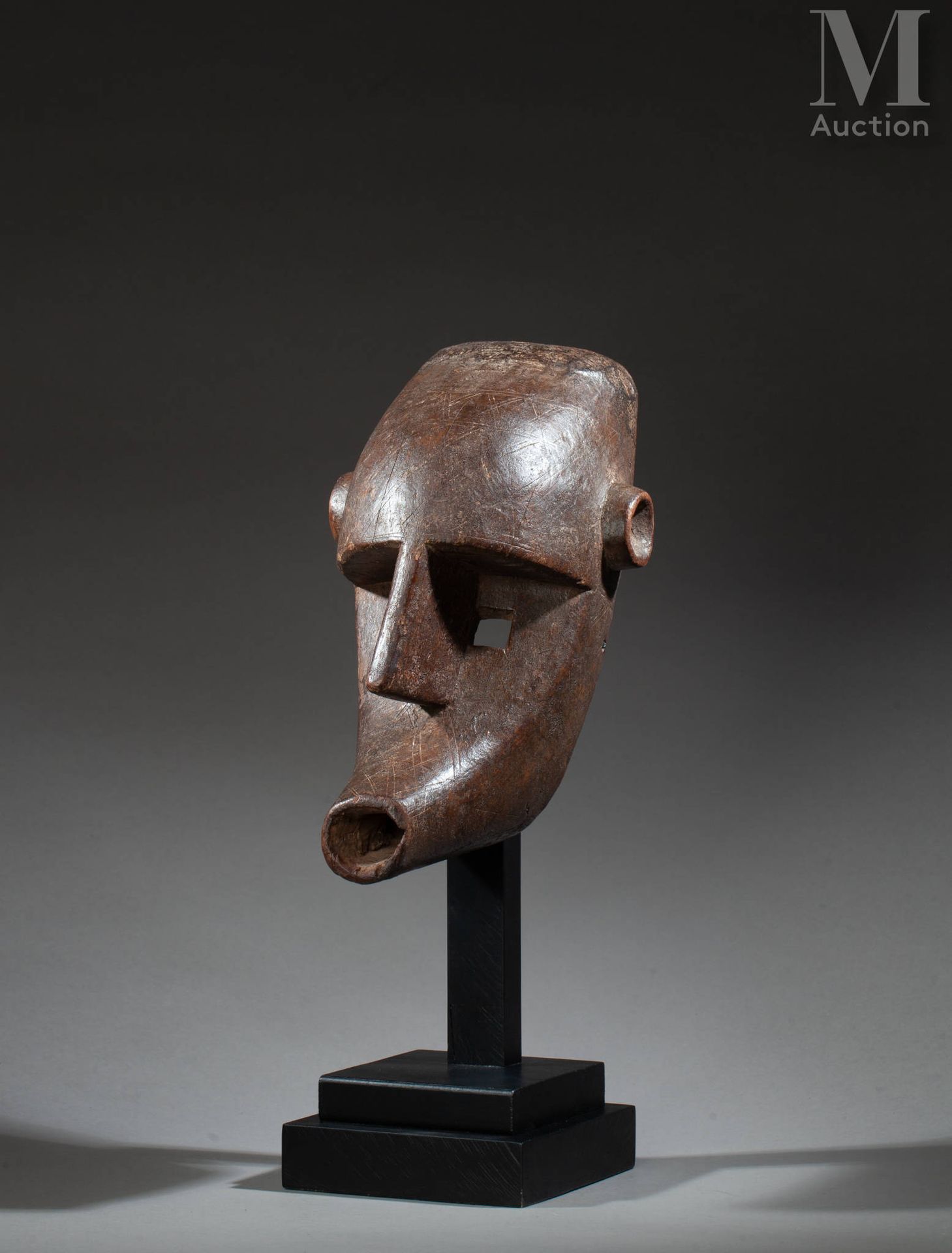 Masque de la société Koré (Bambara) Er zeigt einen anthropo-zoomorphen Kopf, der&hellip;