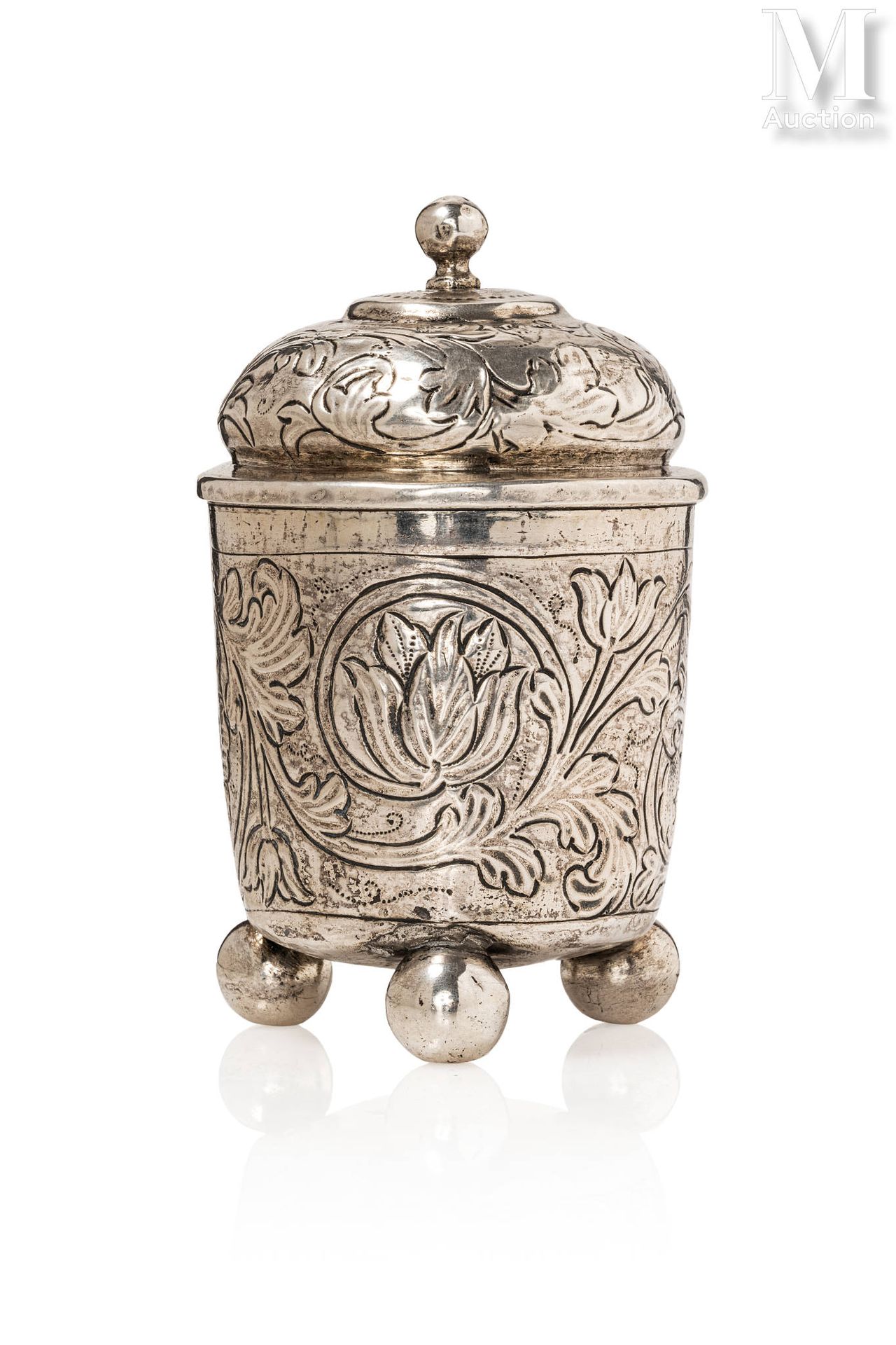 TIMBALE Tripode coperchio d'argento 84 zolotnik (875 mill.) con decorazione inci&hellip;