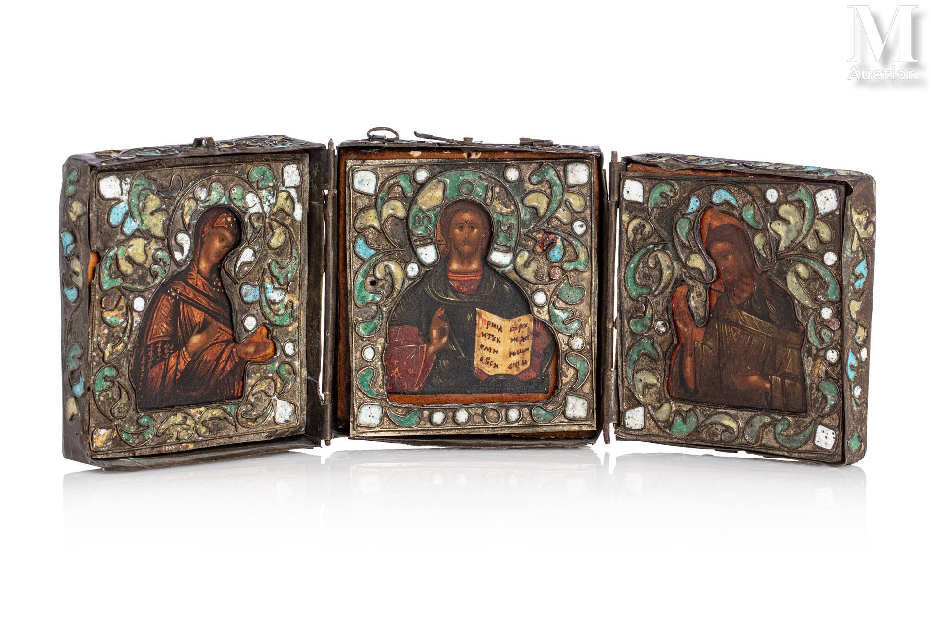Icône triptyque de voyage figurant la Déisis. 
木板上的铜版画，表现的是圣母玛利亚和施洗者圣约翰侧身的基督。


&hellip;