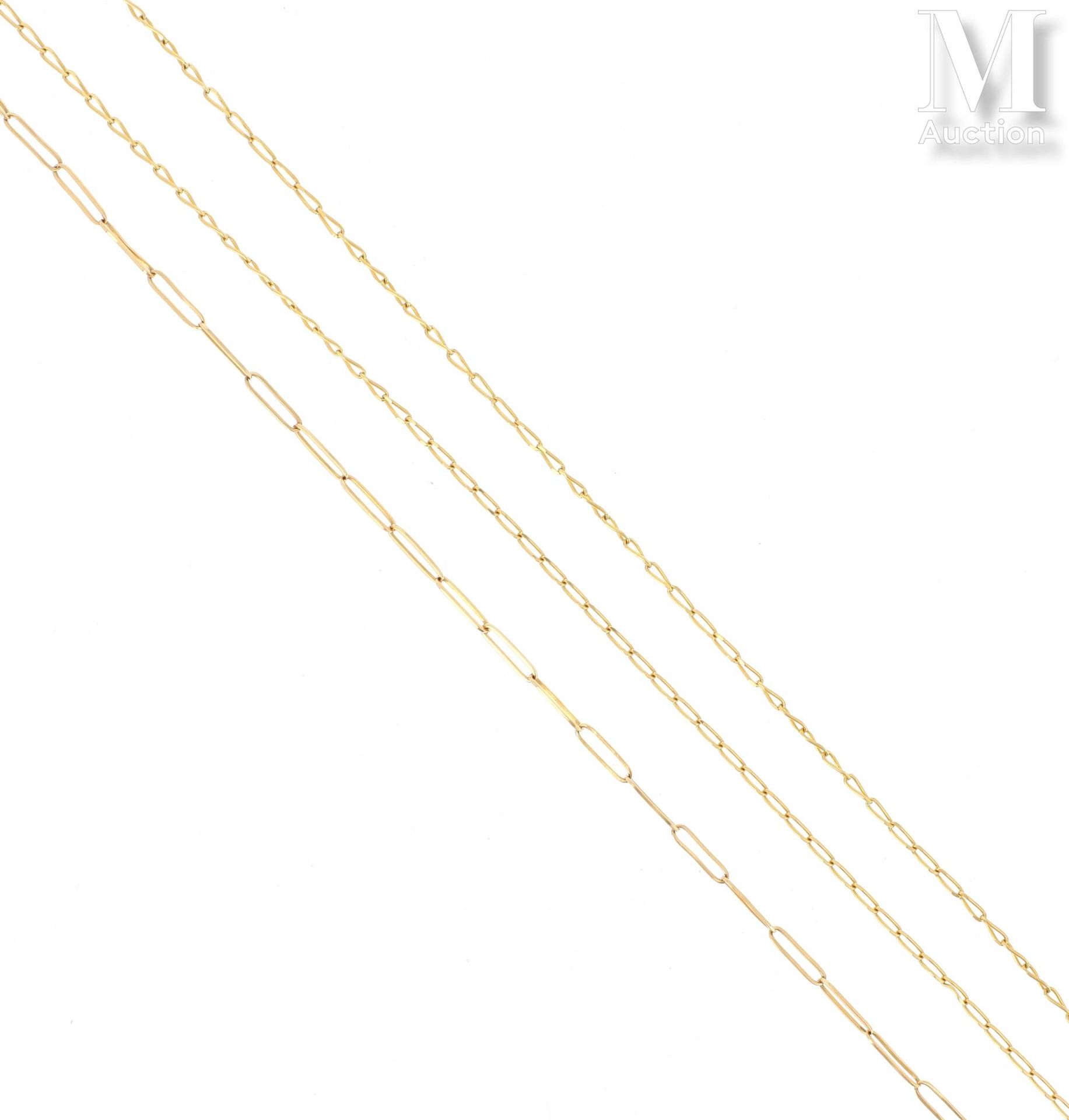 CHAINE ET BRACELET 拍品由一条18K黄金（750°/°）项链和一条手链组成，配有forçat和马链。

毛重：5,6克。

长：51.5和20&hellip;
