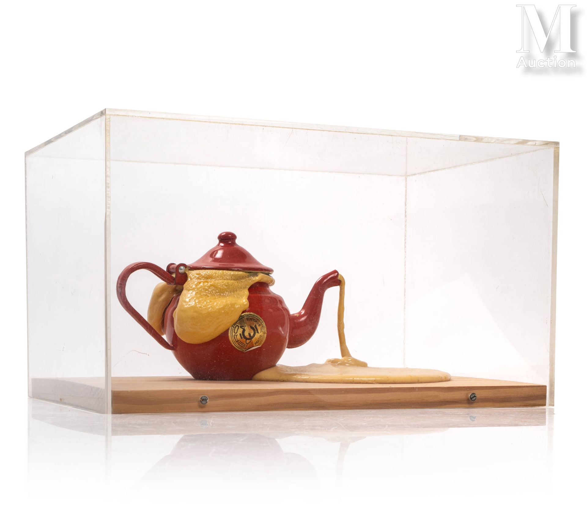 César (1921-1998) 扩建茶壶，1970年

金属茶壶和聚氨酯膨胀物装在有机玻璃盒里，有签名的雕塑，来自30个版本。群岛版

20 x 36 x &hellip;