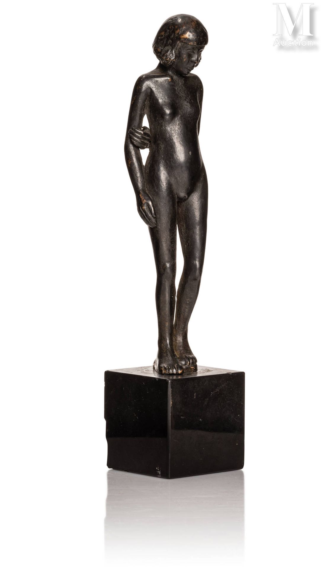 TRAVAIL ART DECO Bronzeskulptur mit schwarzer Patina, die ein nacktes Mädchen mi&hellip;