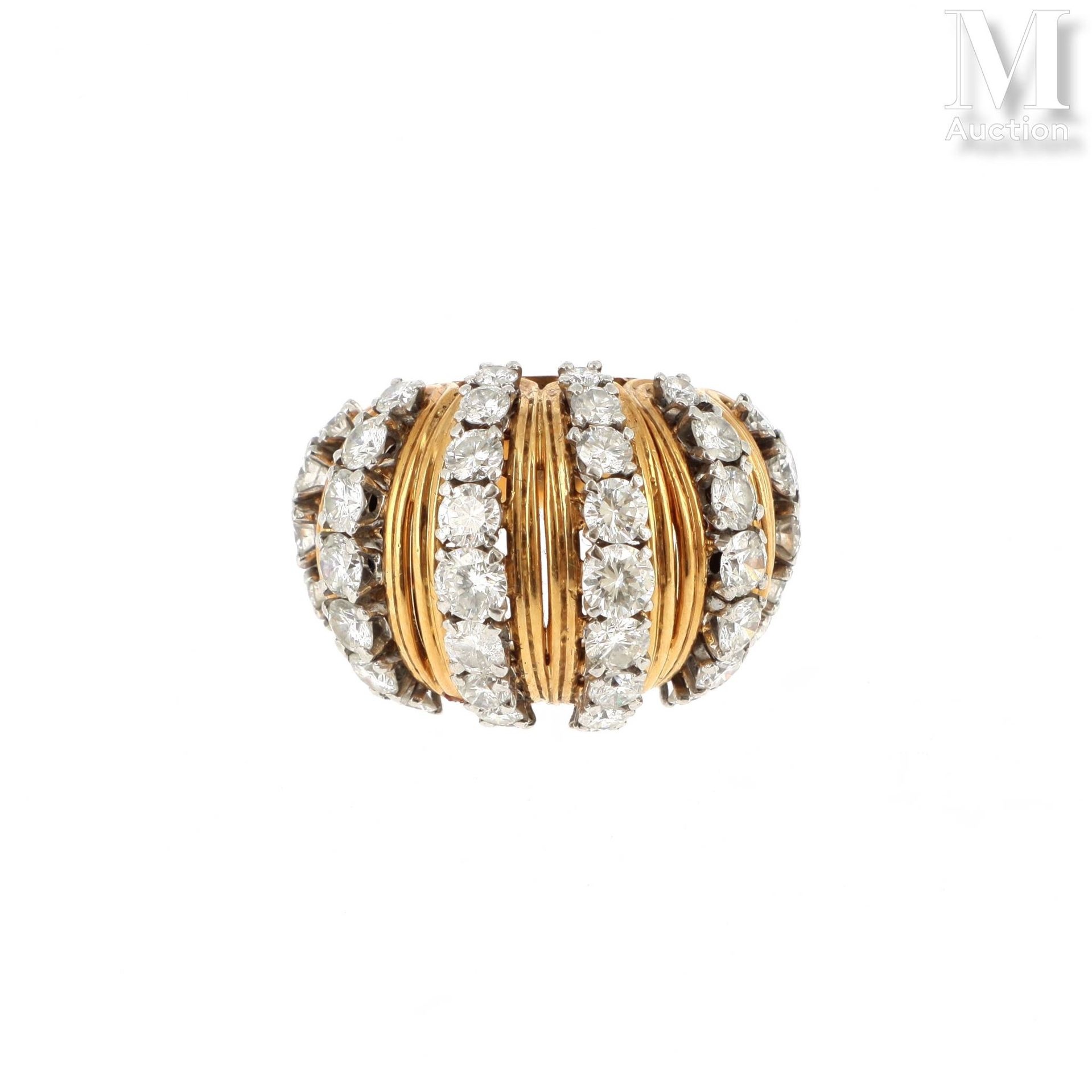 BOUCHERON Bague bombée en or jaune 18k (750 millièmes) et platine (950 millièmes&hellip;