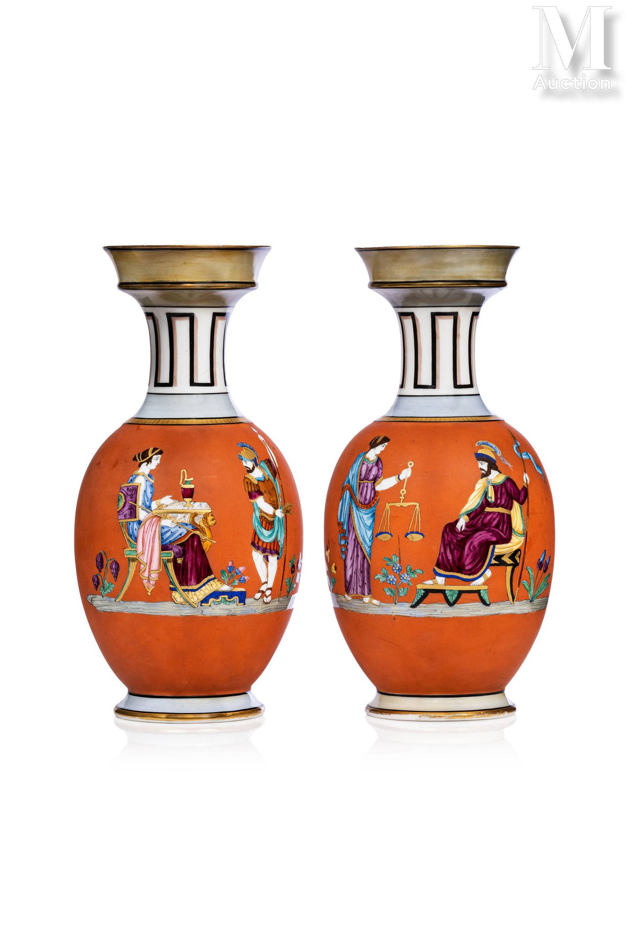 Paire de vases en porcelaine polychrome et rehauts d’or, de forme ovoïde à col r&hellip;