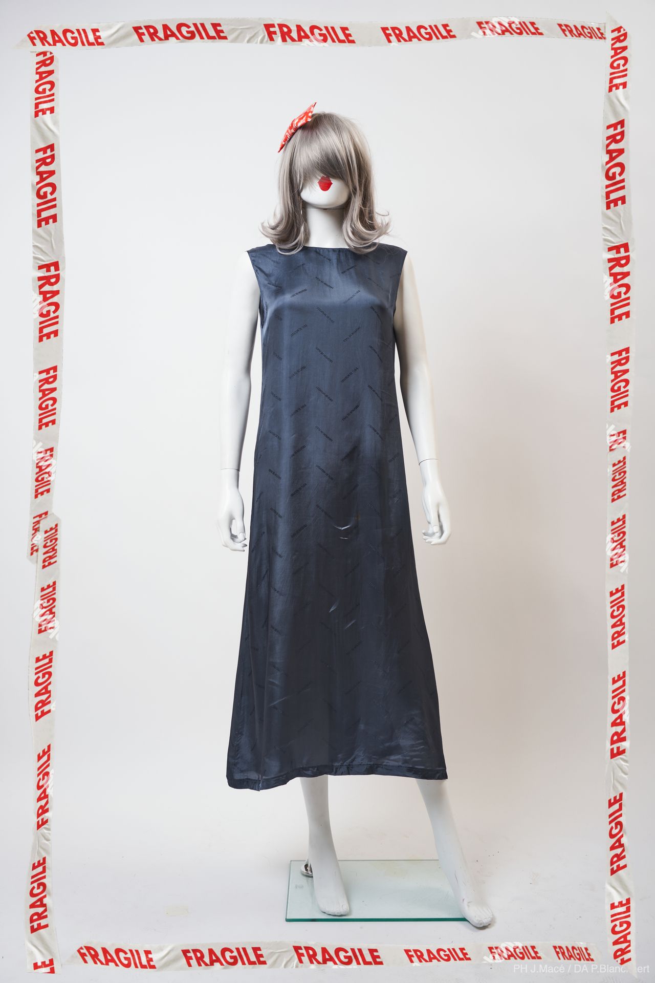 MAISON MARTIN MARGIELA Vestido 

en forro de viscosa gris ratón "Création de Par&hellip;