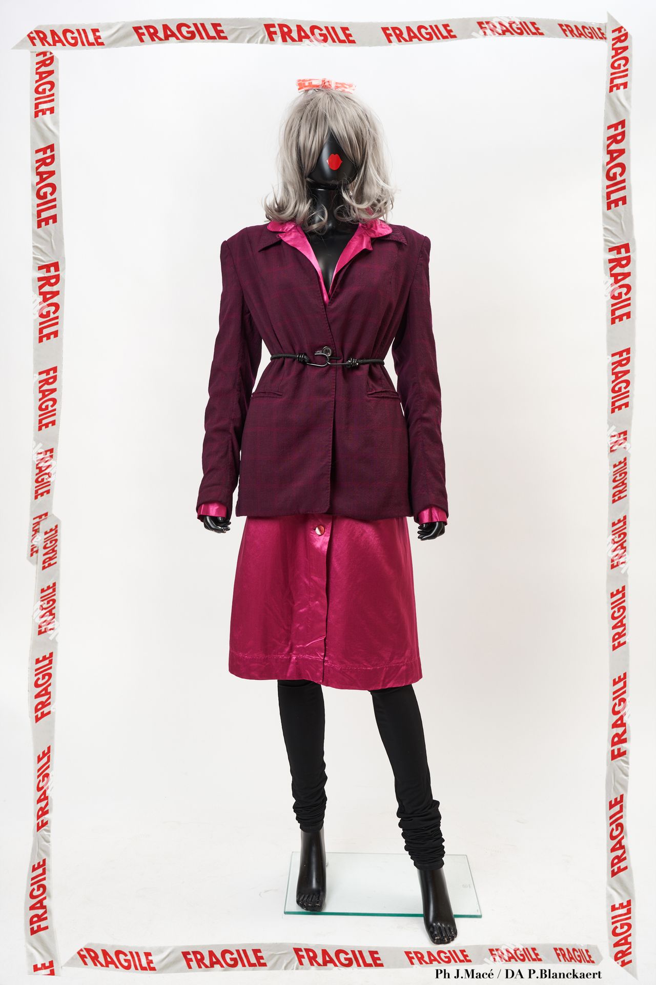 MAISON MARTIN MARGIELA Giacca

giacca in lana a quadri bordeaux e neri ricavata &hellip;