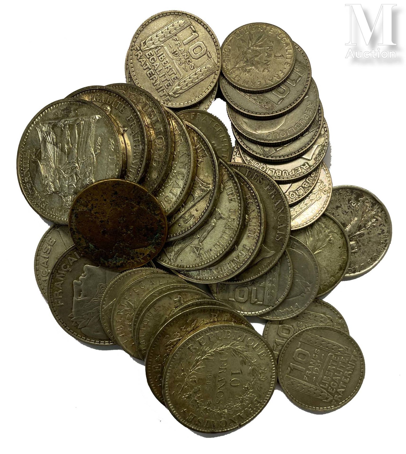 FRANCE - DIVERS 一批重要的银币，包括:

- 9枚10法郎的海格力斯硬币

- 一个5法郎的路易-菲利普欧元，1845年，W（里尔）。

- 两&hellip;