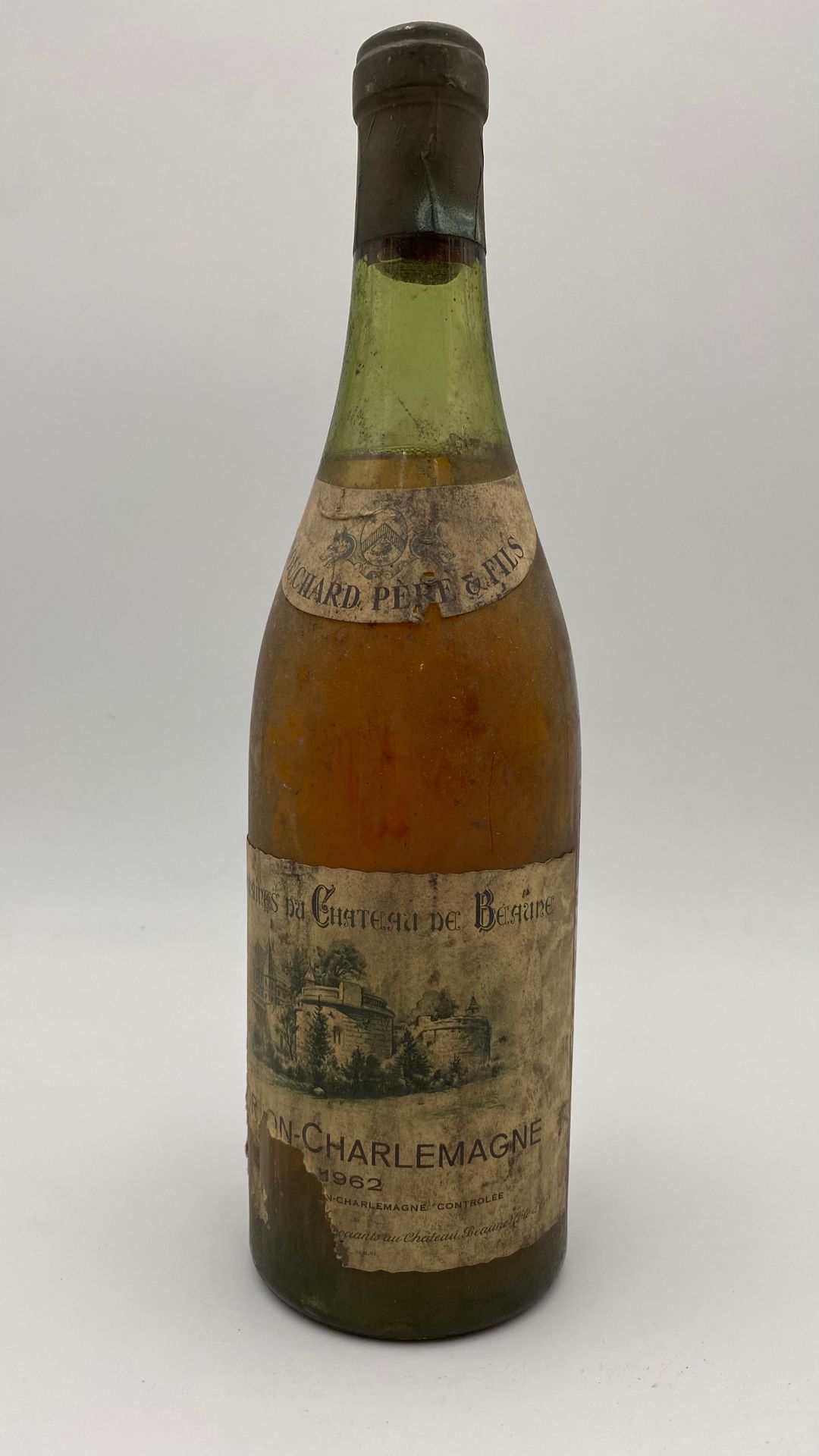 Null 1 Flasche CORTON CHARLEMAGNE, Bouchard P&F 1962 (ett, ea, MB, Kapseln fleck&hellip;