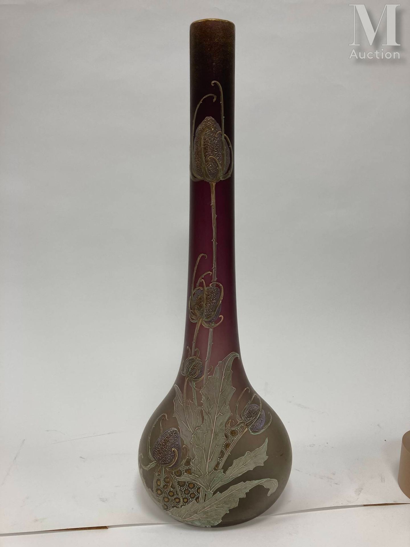 François-Théodore LEGRAS (1839-1916), attribué 新艺术风格的大花瓶，采用多层玻璃，在绿色和紫色的磨砂背景上装饰有银&hellip;