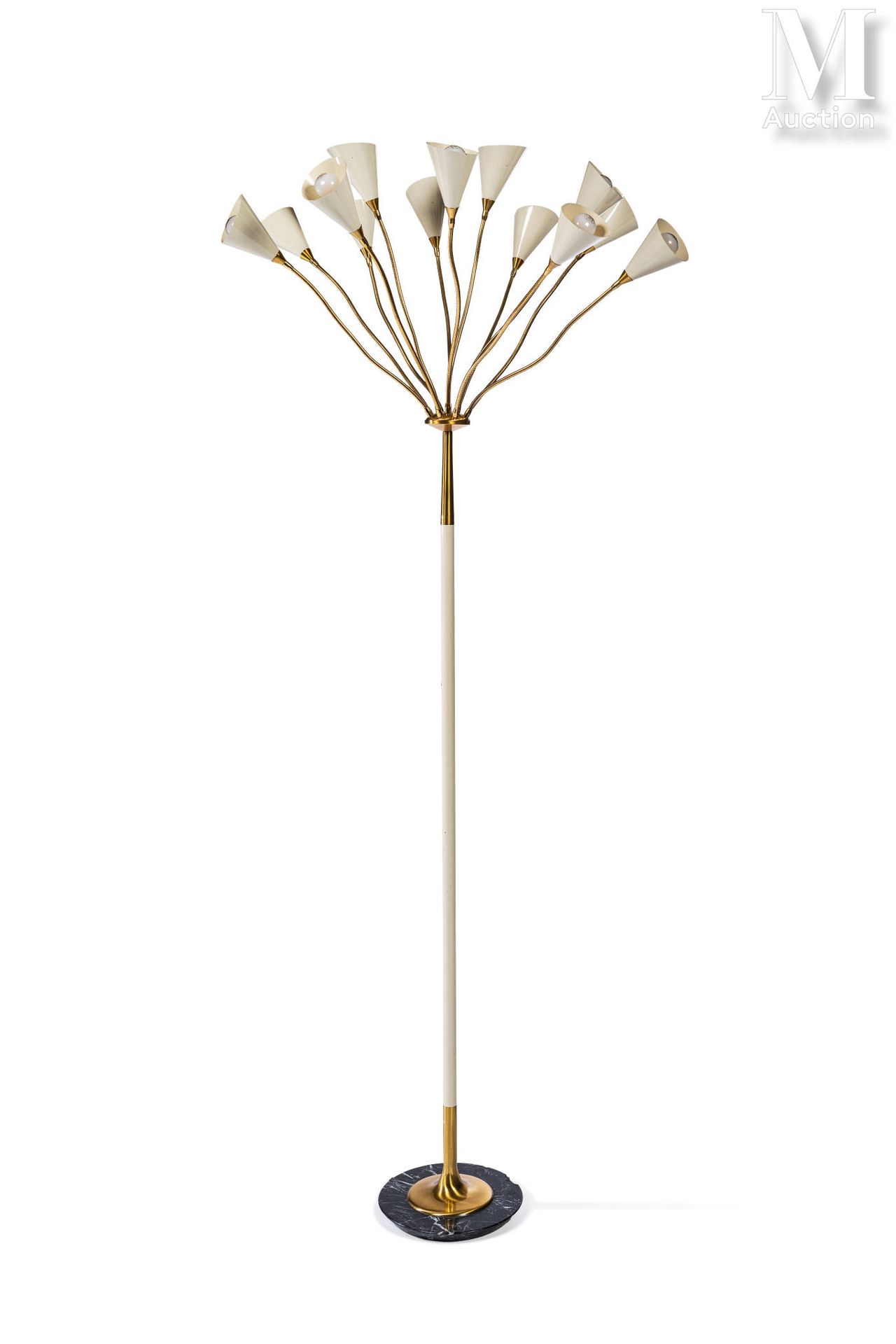 GINO SARFATTI (1912 - 1985) "1035型



创建于1948年

纪念版Arteluce

落地灯，有13个扶手，镀金黄铜和奶油色&hellip;
