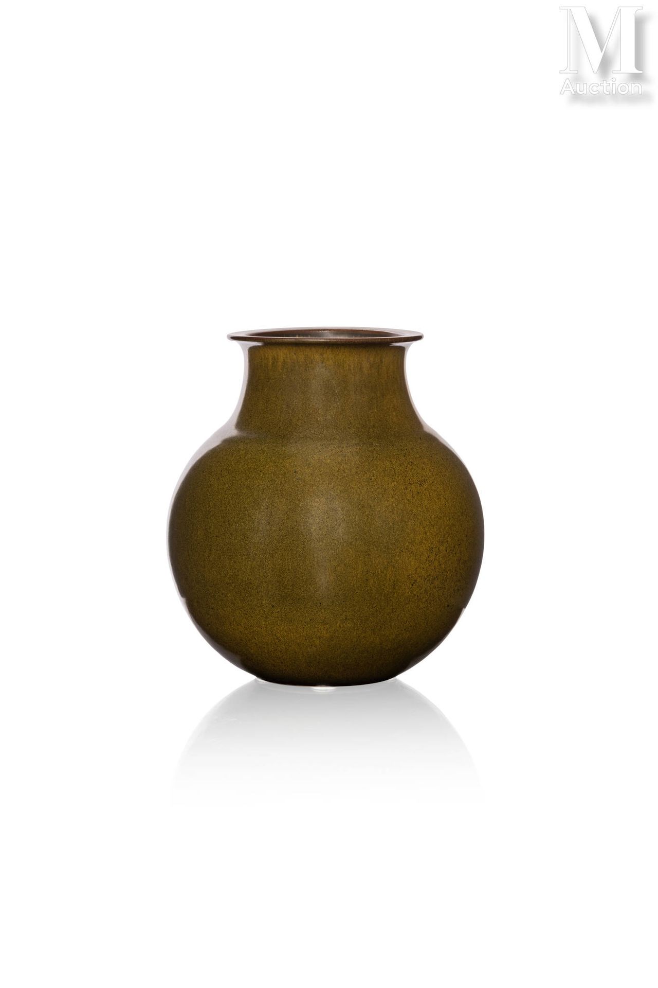 Robert DEBLANDER (1924 - 2010) Vase boule à col resserré évasé en porcelaine éma&hellip;