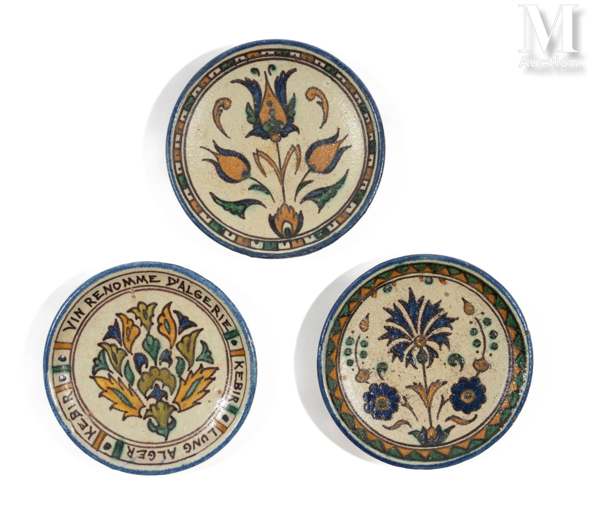 Null Tunisi, 1935 circa

Tre ciotole in ceramica con decorazioni smaltate in pol&hellip;