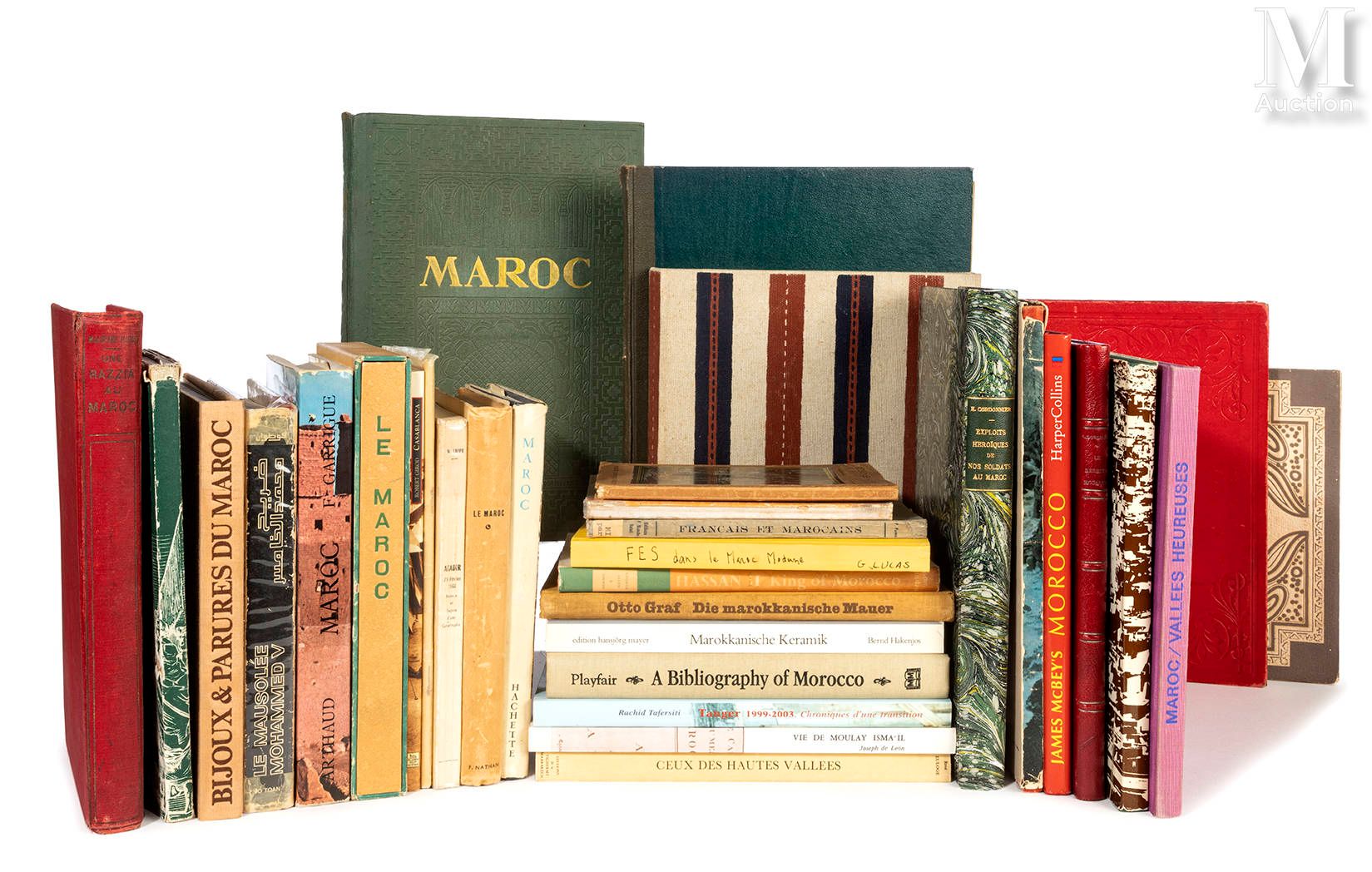 Lot de 32 ouvrages modernes sur le Maroc Enthält u. A. Die Titel :

Eine Razzia &hellip;