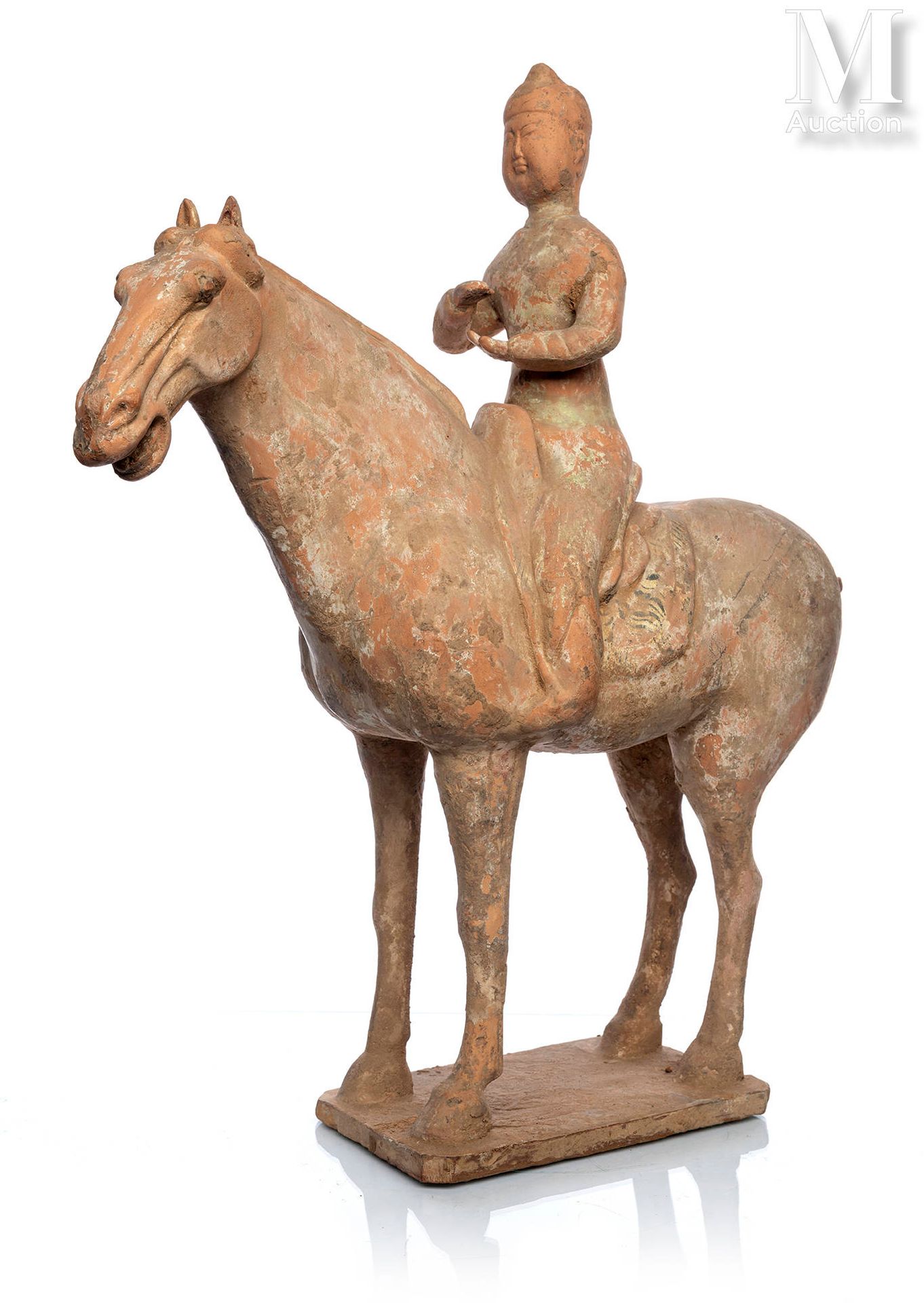 CHINE, Epoque Tang Sculpture en terre cuite

figurant un cavalier sur sa monture&hellip;