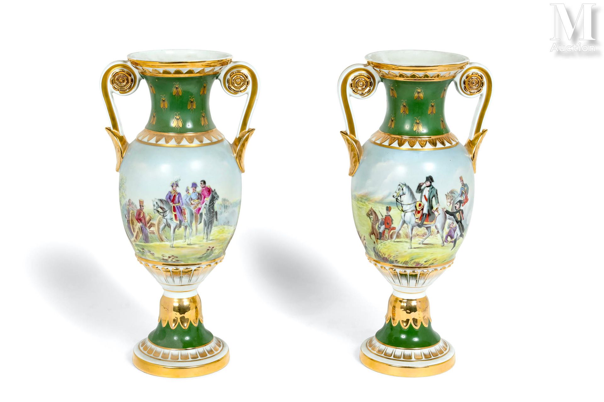 Paire de vases in porcellana di Parigi dorata e dipinta a fregio girevole con sc&hellip;