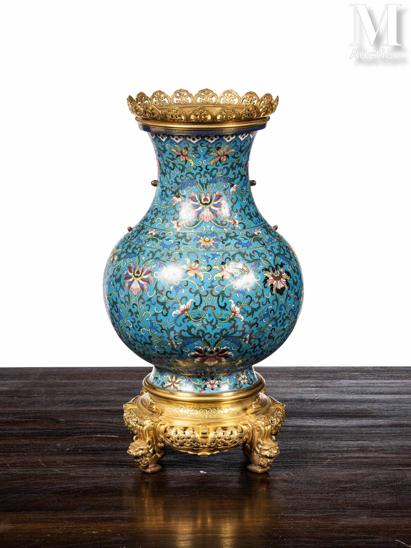 CHINE, XIXe siècle Vase aus Bronze und Cloisonné-Emaille, mit kugelförmigem Bauc&hellip;