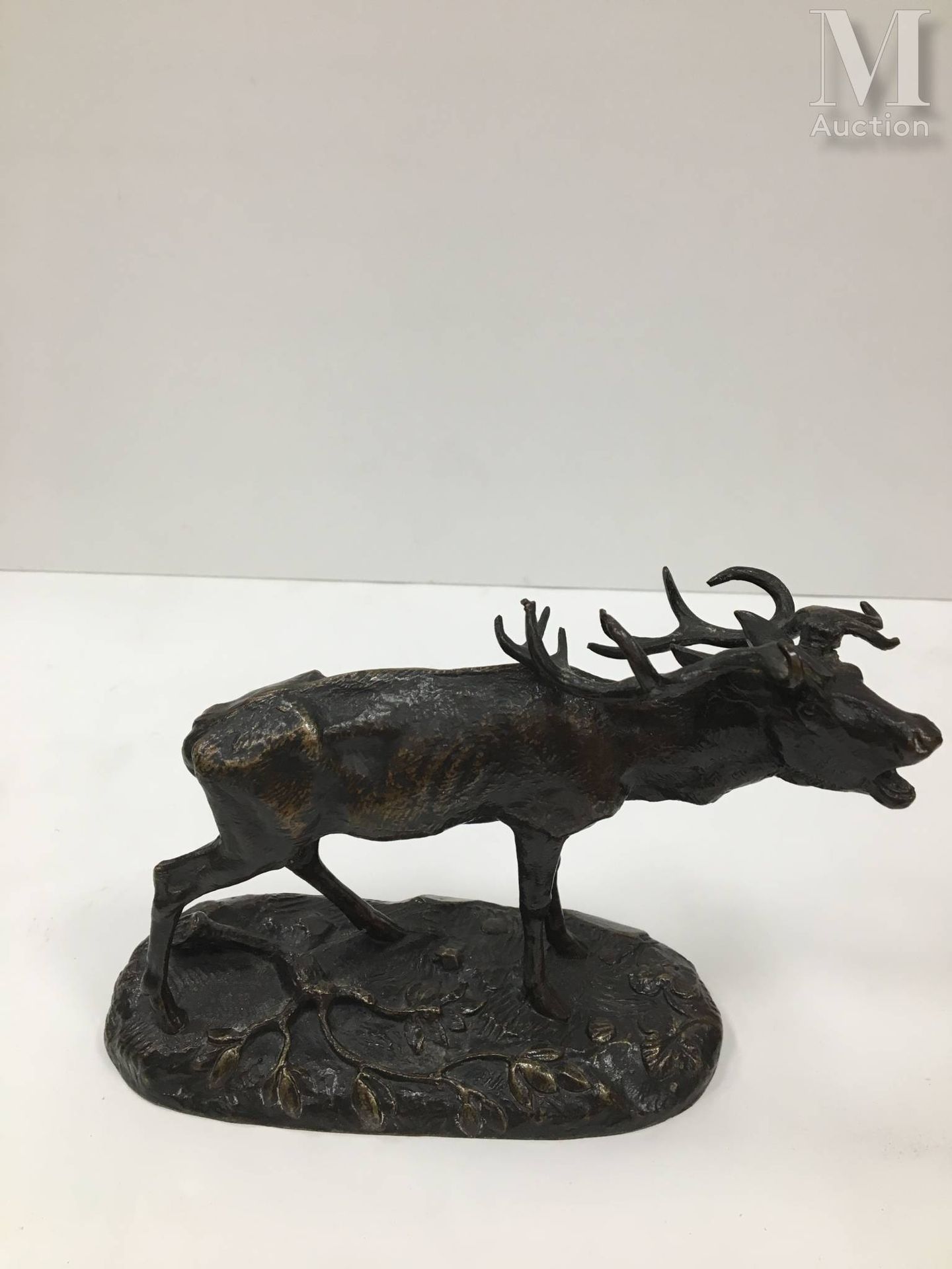 Philippe BOISSEAU (1949) Old stag and his page
Bronze with brown patina
20 x 31 &hellip;