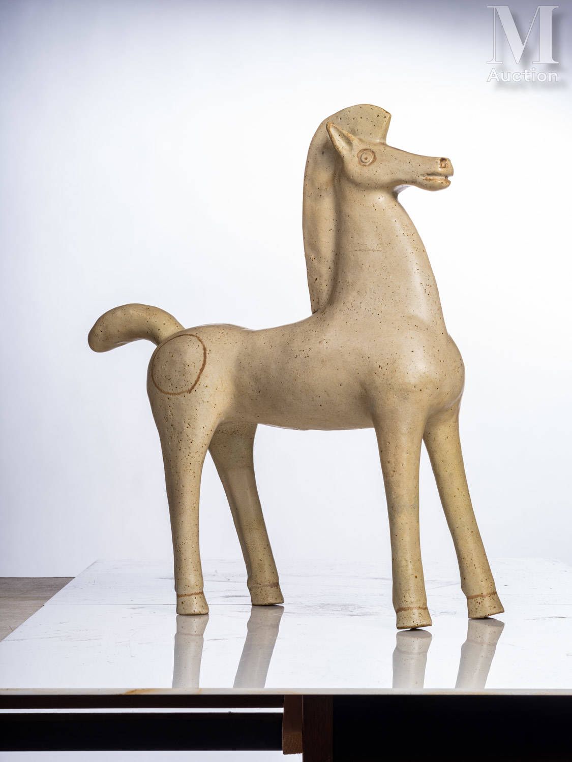 Bruno GAMBONE (1936 - 2021) "马"

米色和棕色釉面陶瓷的变型雕塑。
签名为 "Gambone Italy"。
42 x 35 x &hellip;