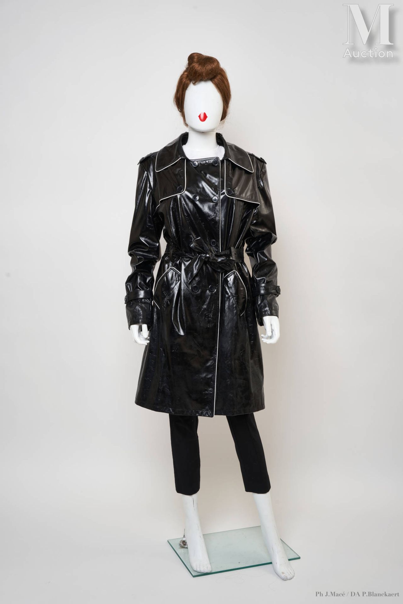 SAINT LAURENT RIVE GAUCHE - Probablement late 1970's Trench coat
in black coated&hellip;