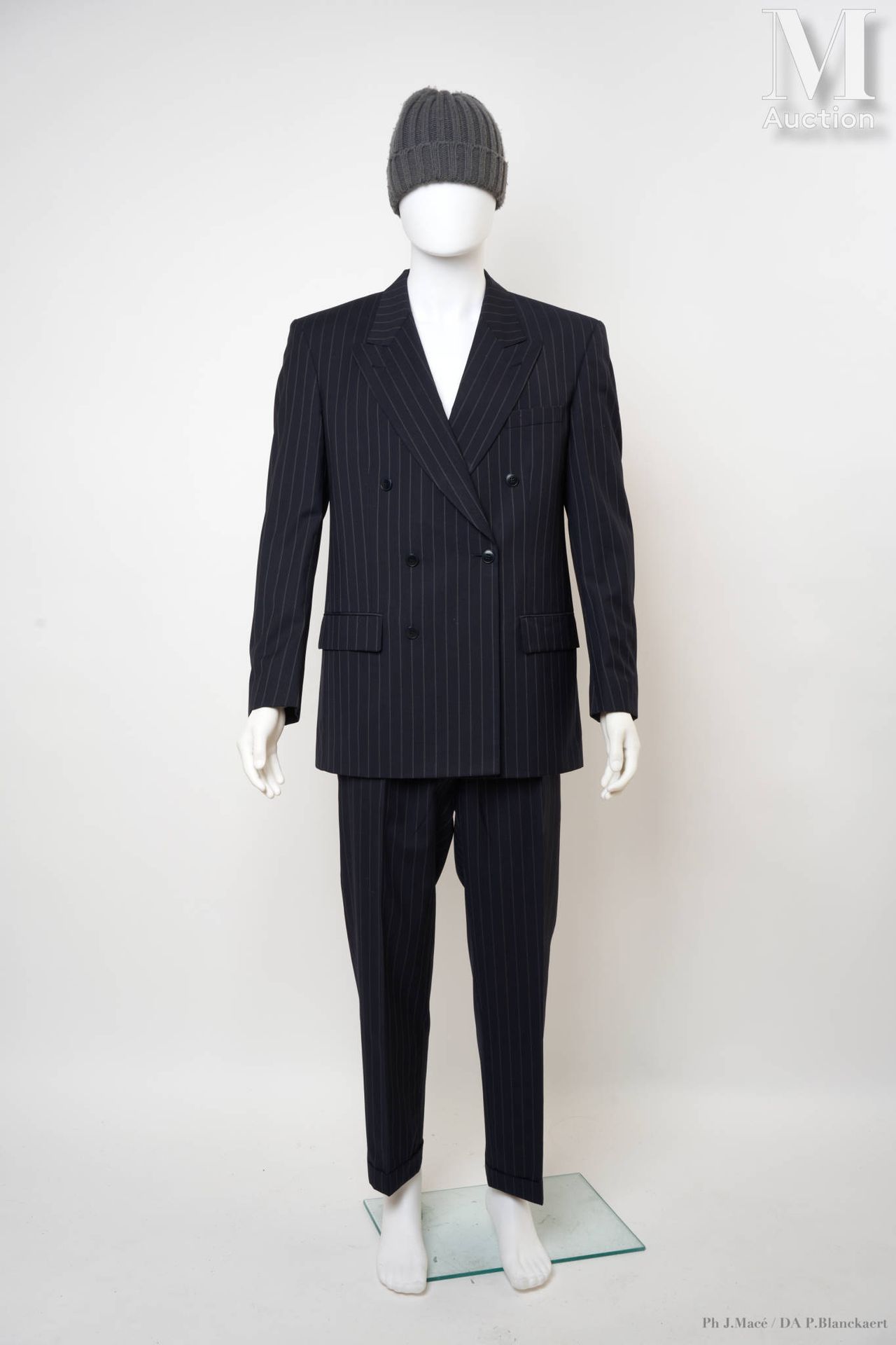 YVES SAINT LAURENT pour HOMME Suit
in navy wool with ivory stripes : double-brea&hellip;