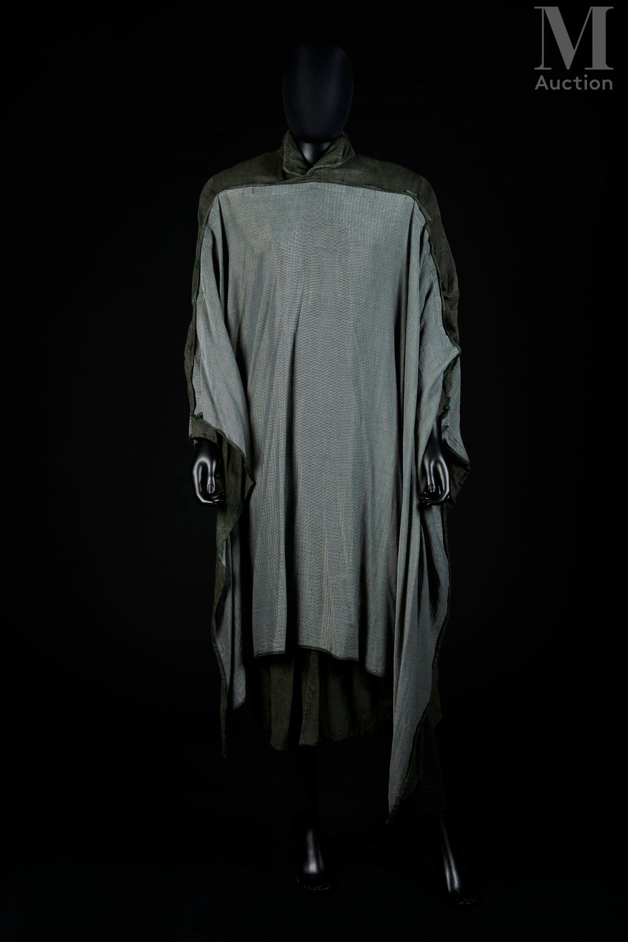 PACO RABANNE - Automne-hiver 1985/86 (look N°24) (prototype) 大衣
卡其色和灰色的异形纱布，可拆卸的&hellip;
