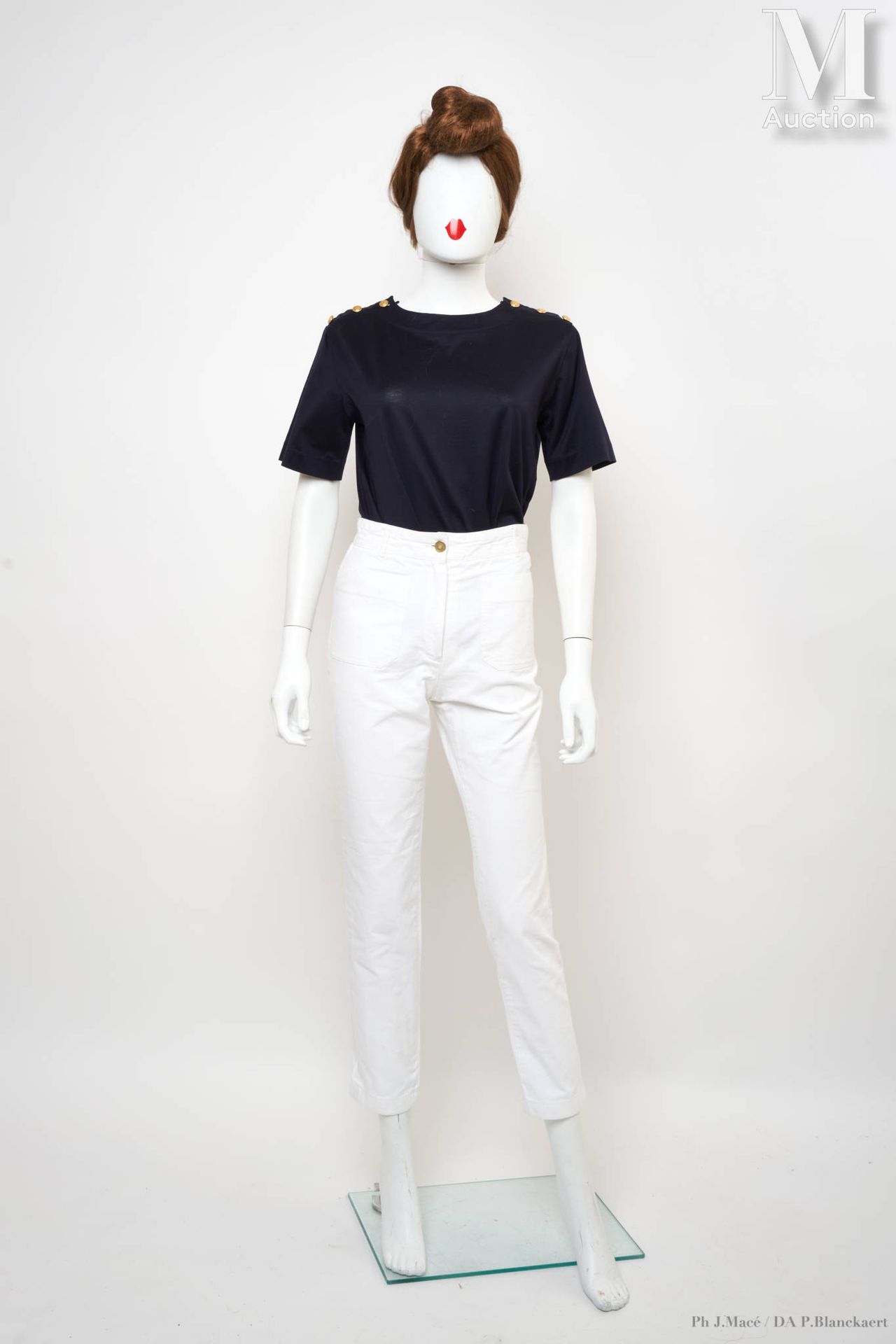 YVES SAINT LAURENT RIVE GAUCHE - 1990's T-shirt
in navy cotton jersey, gold meta&hellip;