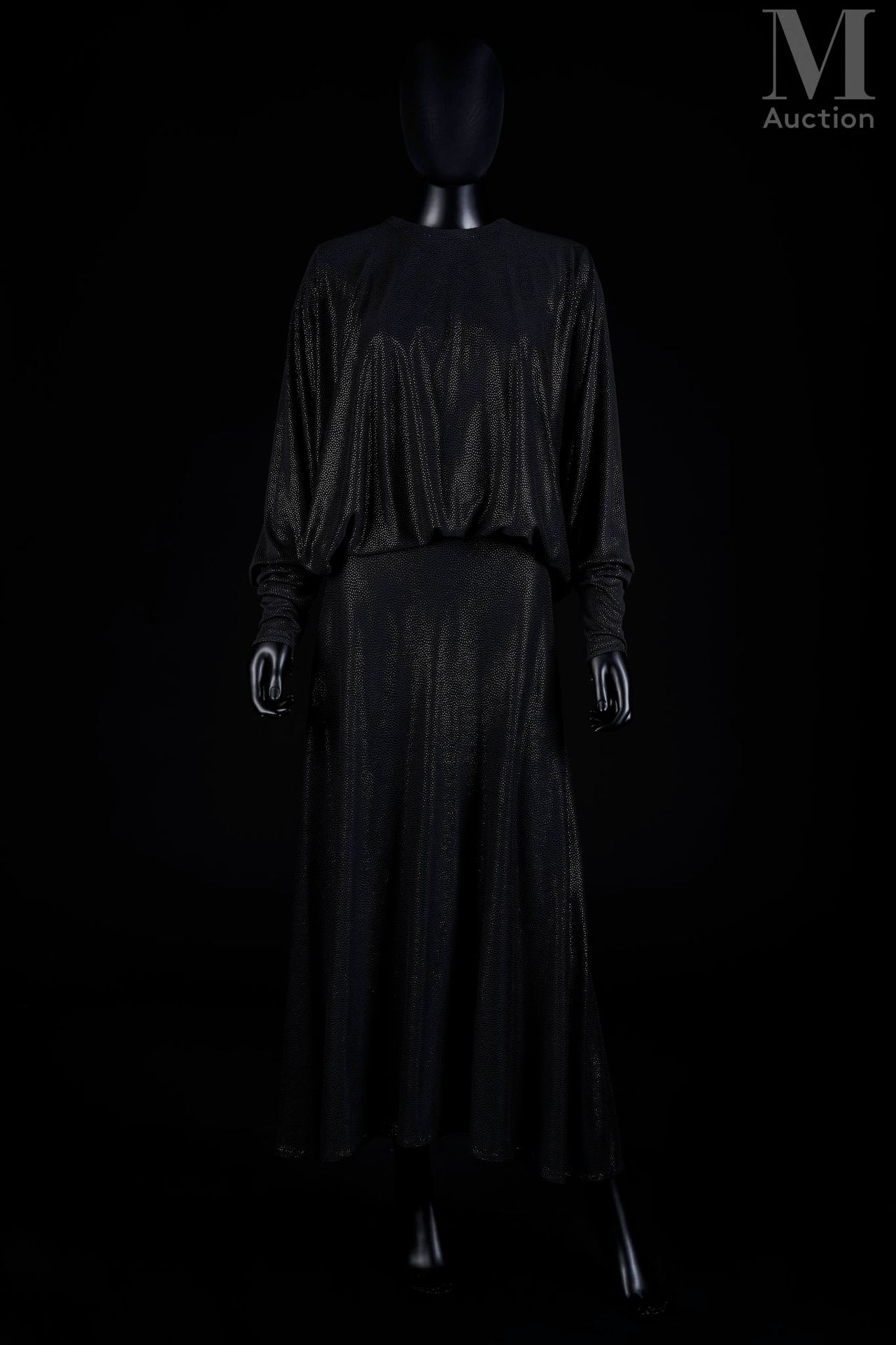 PACO RABANNE - Automne-hiver 1985/86 (look N°51) Dress
in black jersey applied w&hellip;