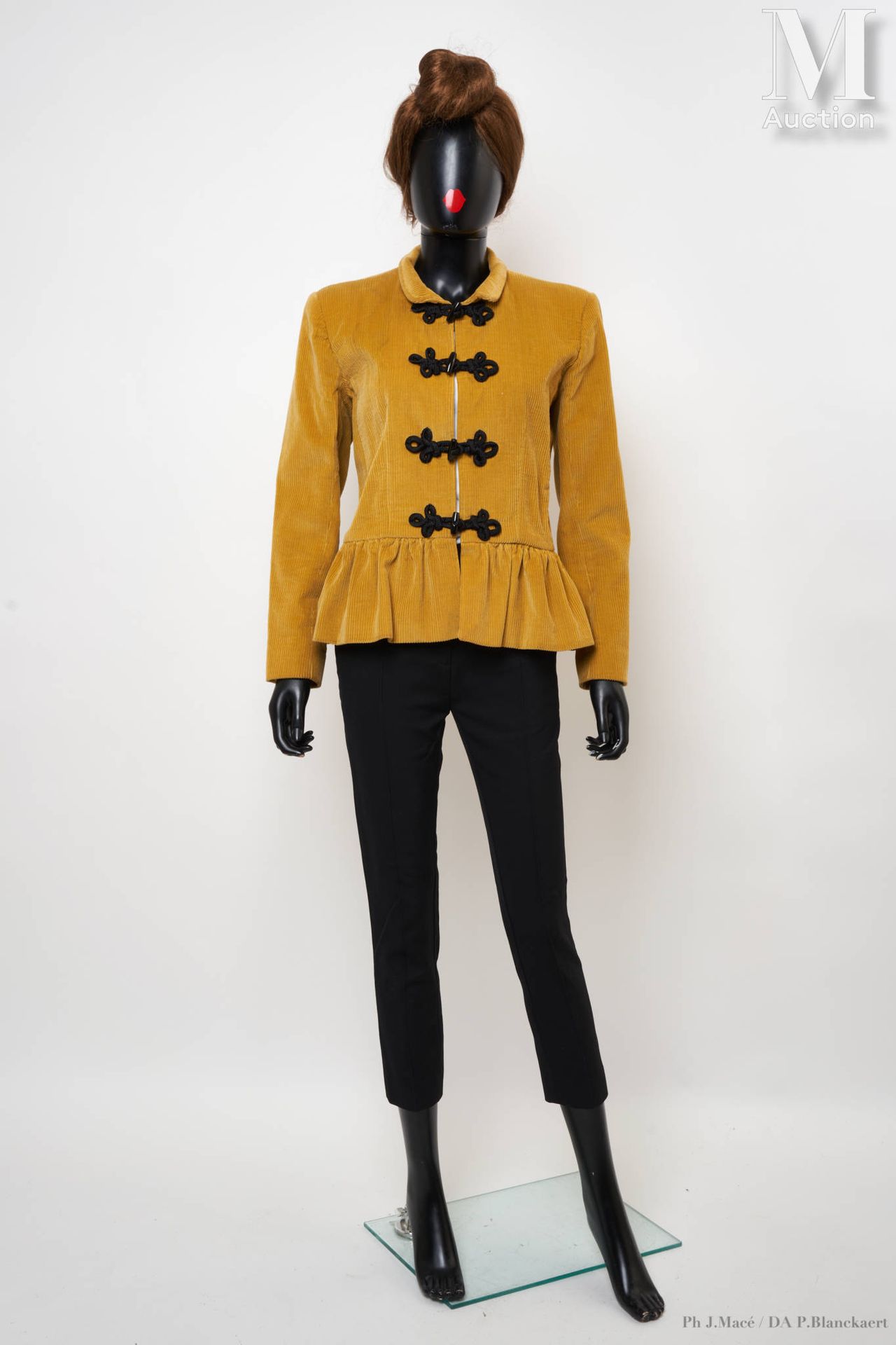 YVES SAINT LAURENT VARIATION - Hiver 1991 Ruffled jacket
in mustard corduroy, bl&hellip;