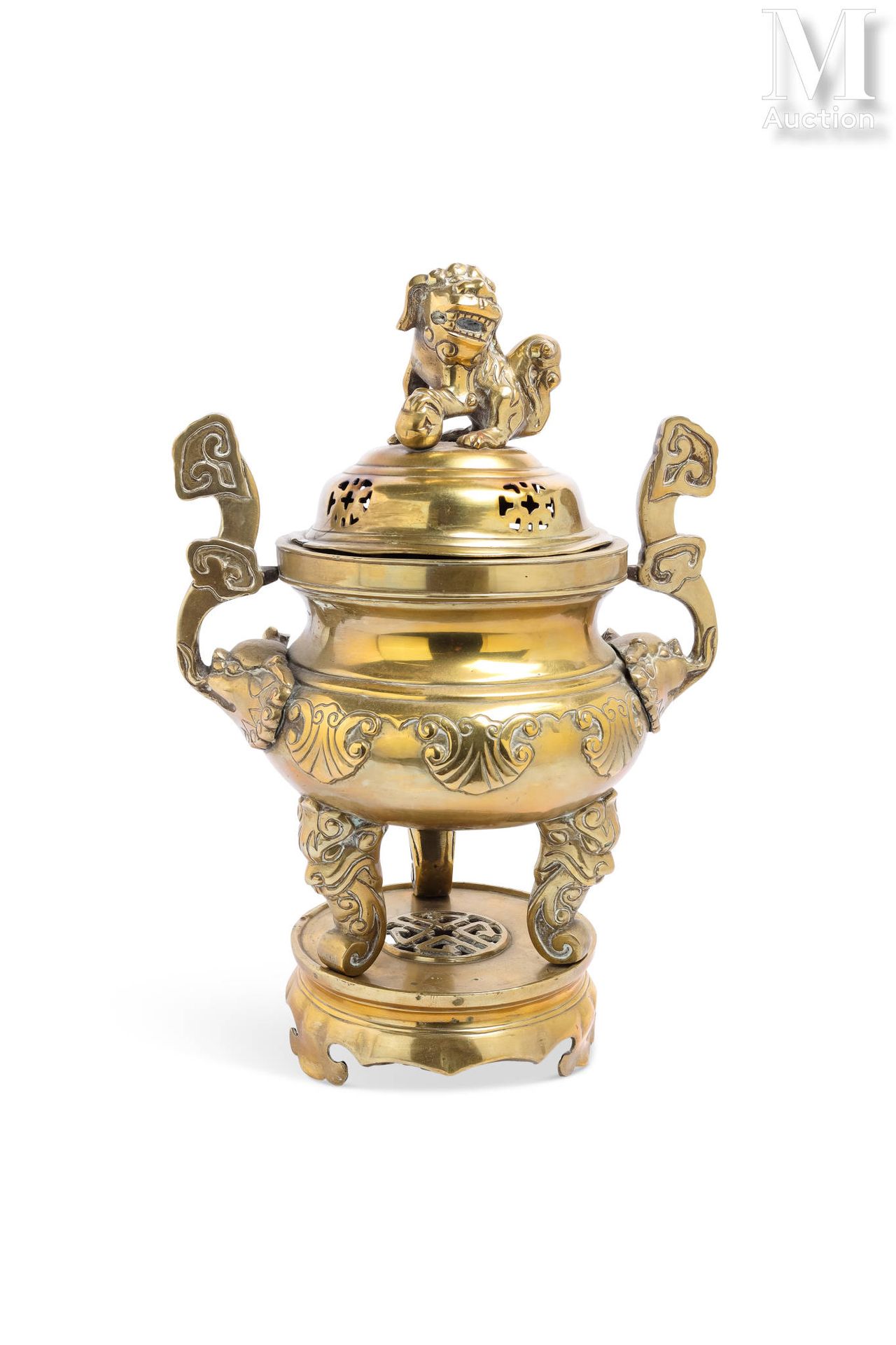 VIETNAM, XIXe siècle Grand brûle-parfum en bronze doré

la panse circulaire à dé&hellip;