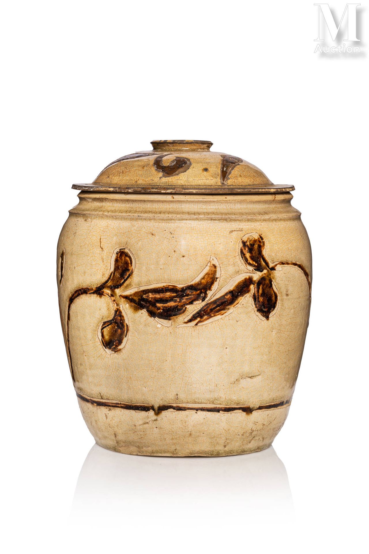 VIETNAM, Dynastie Ly (XIe/XIIIe siècle) 釉面石器盖罐

奶油色背景的叶子上有棕色的珐琅装饰。
高度：27厘米
直径：17&hellip;