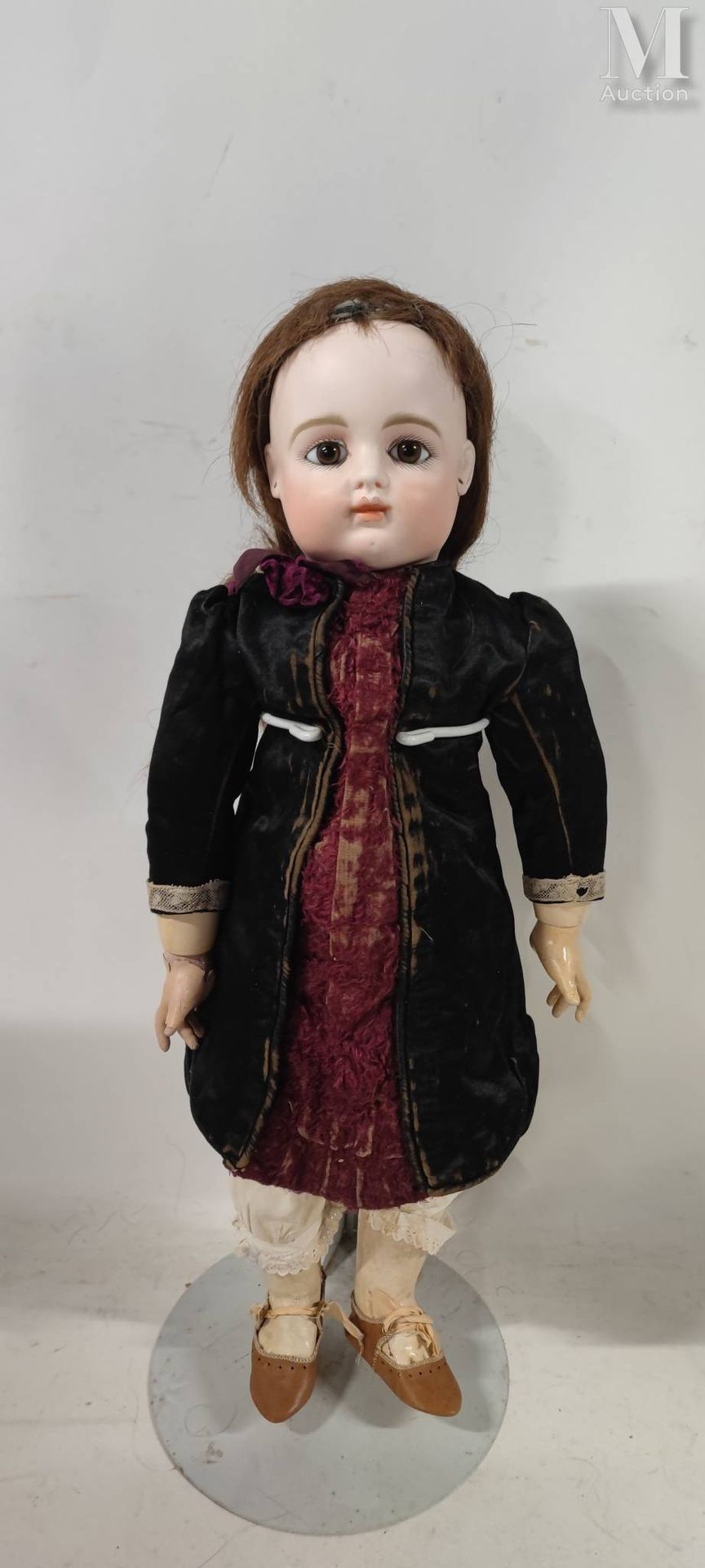 François GAUTHIER Doll with bisque head, closed mouth, brown eyes marked "F8G". &hellip;