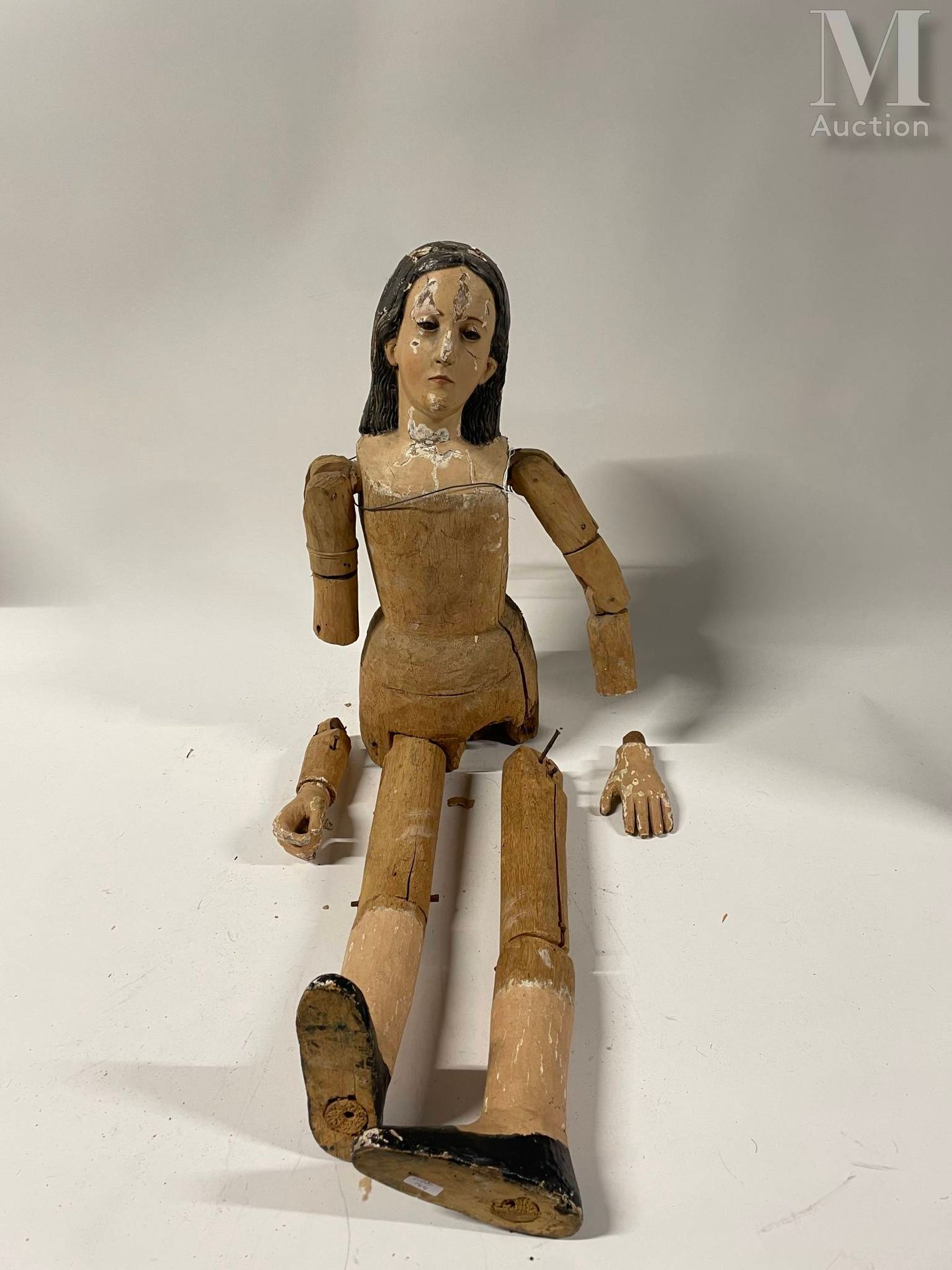 *Mannequin en bois - Italie 木头、灰泥和树脂制成的人体模型。 
部分是多色的
高度：95厘米