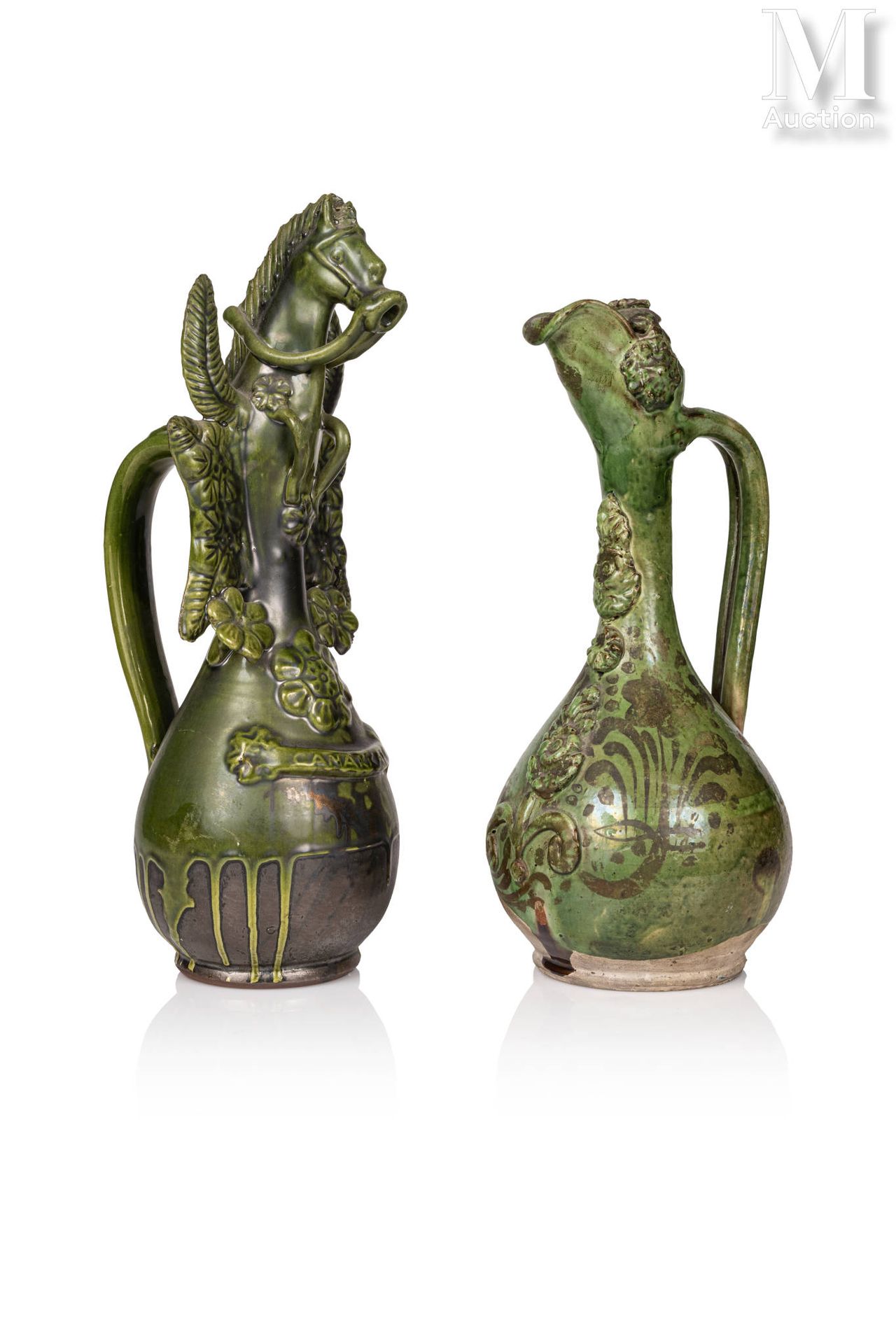 Deux carafes ottomanes Turkey, Canakkalé, 19th-20th century
In green-glazed clay&hellip;