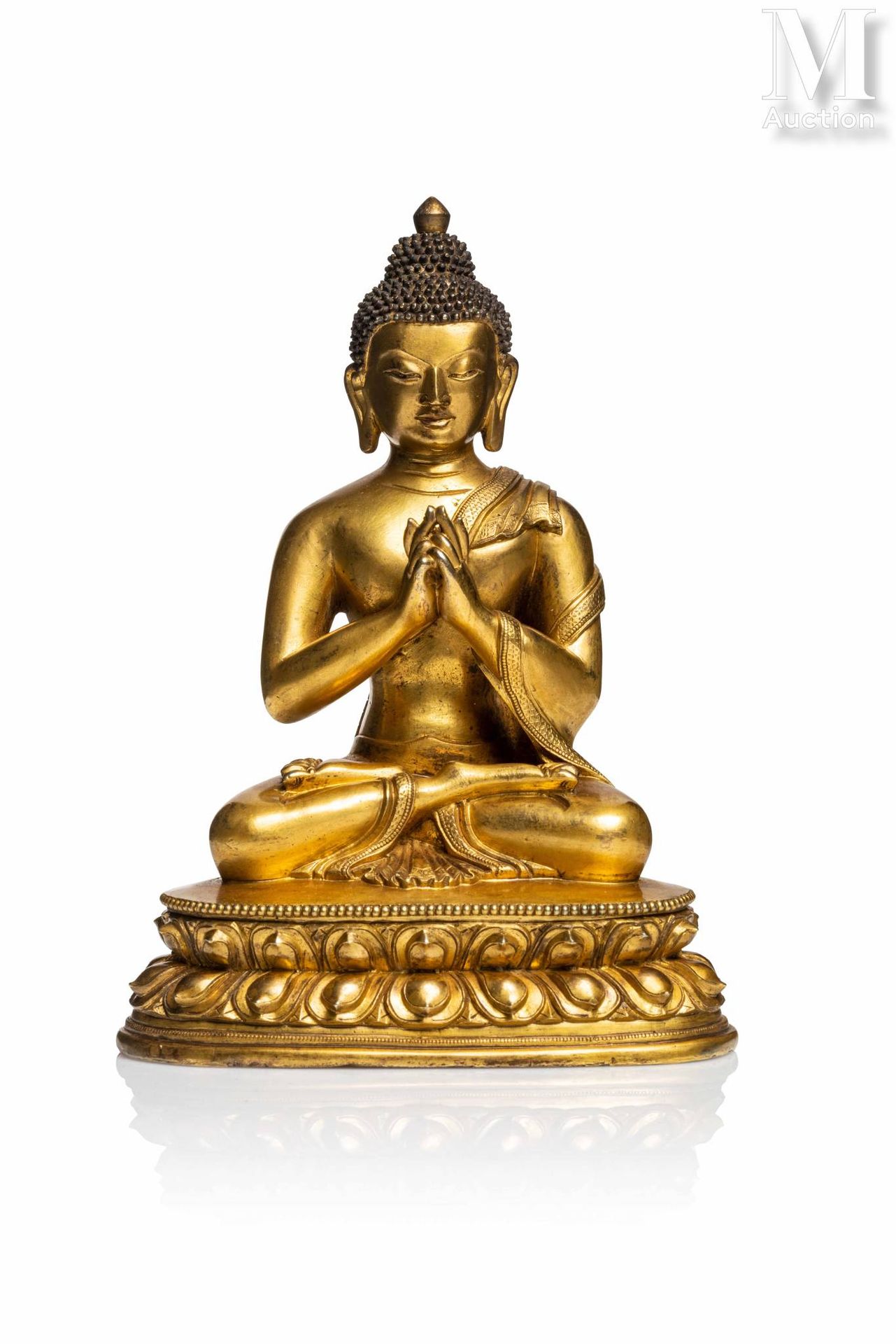 CHINE, XVIIIe siècle Statue in gilded bronze

representing Shakyamuni Buddha sea&hellip;