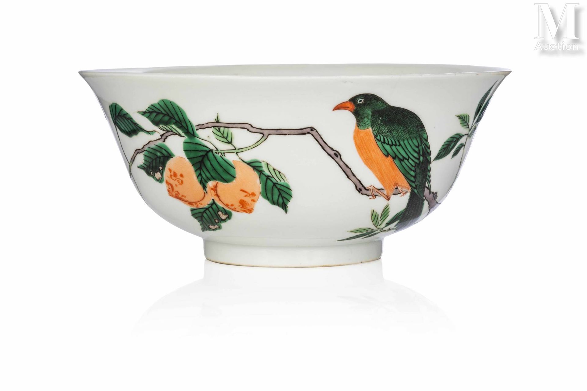 CHINE, Marque et epoque Yongzheng, XVIIIe siècle 瓷杯

瓷杯装在一个小脚上，圆壁开口，外壁上有多色珐琅装饰，一&hellip;