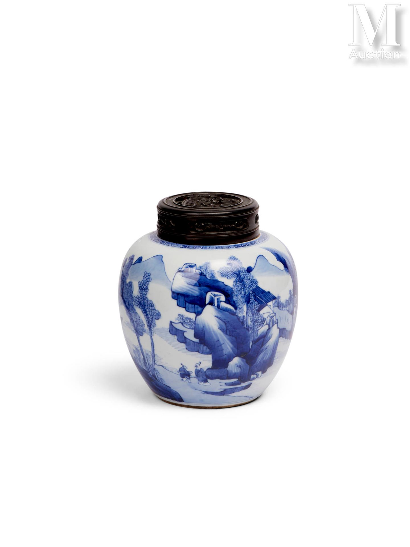 *CHINE, Epoque Kangxi, XVIIIe siècle 瓷质姜罐

卵形，以青花装饰湖景人物，带镂空木盖。
高：20厘米
直径：18厘米

*&hellip;