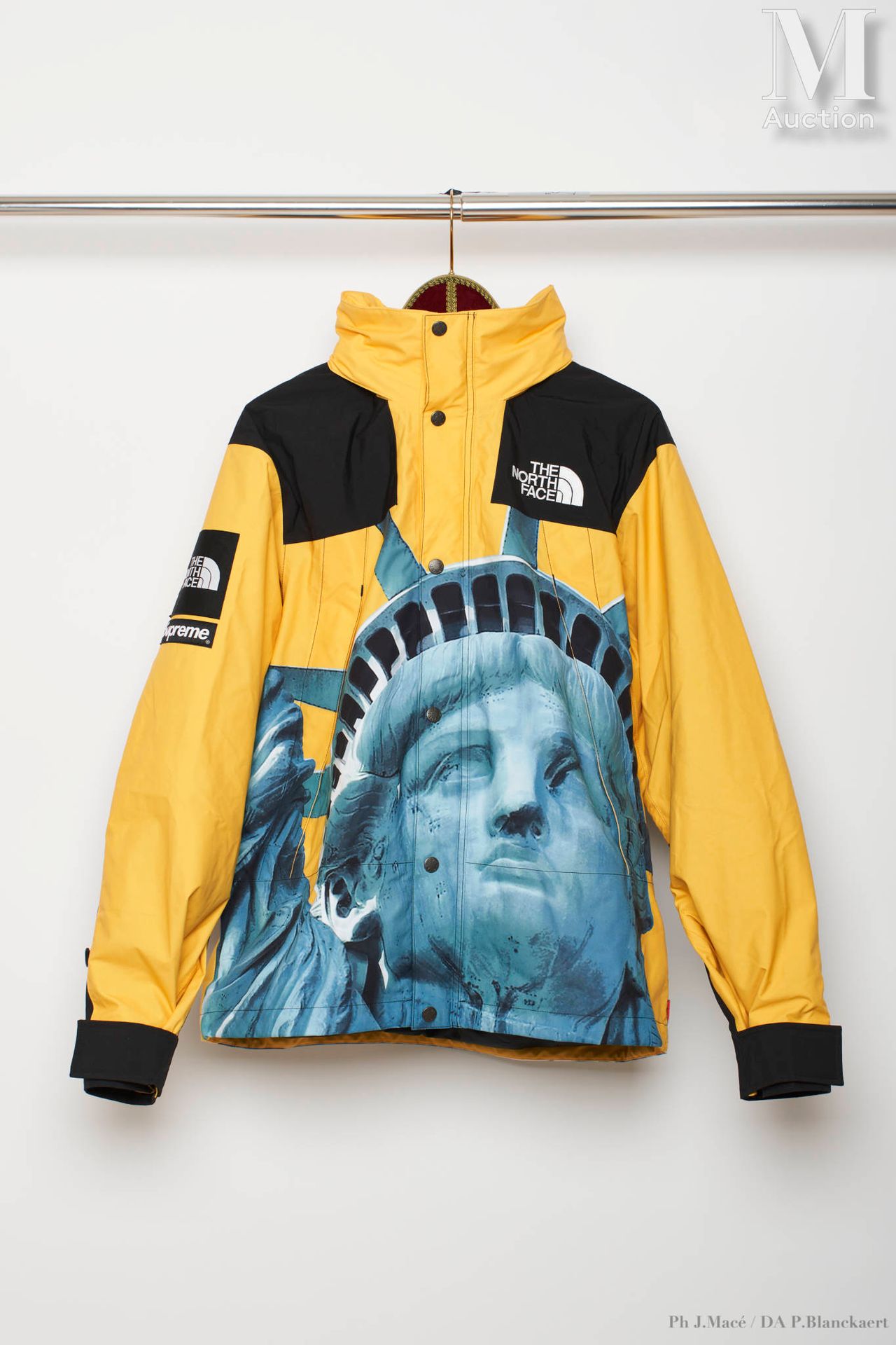 SUPREME X THE NORTH FACE MOUTAIN LIBERTY" JACKET
in yellow and black nylon with &hellip;