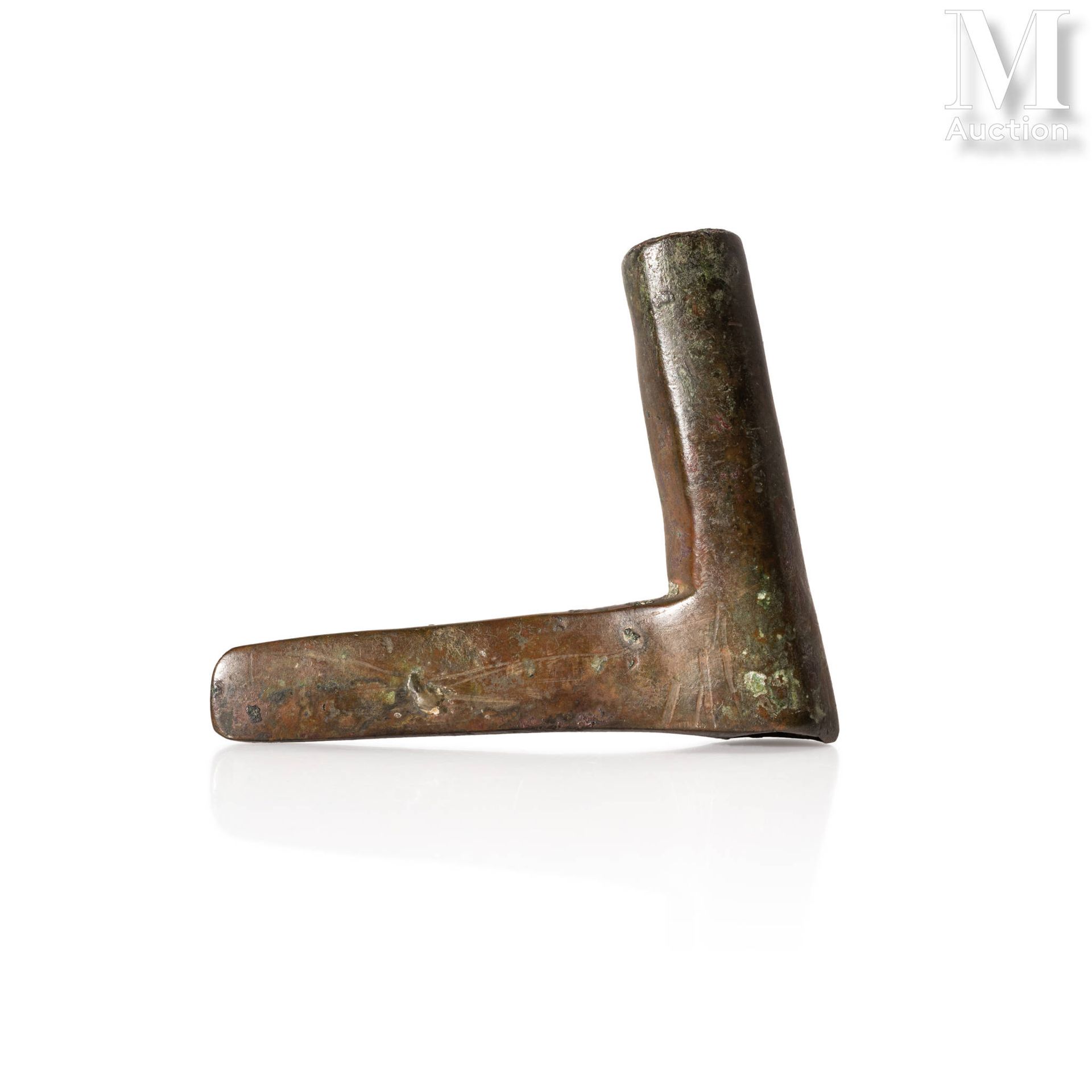 Hache à collet Bronze with smooth brown patina.
Iran, late 3rd millennium - earl&hellip;