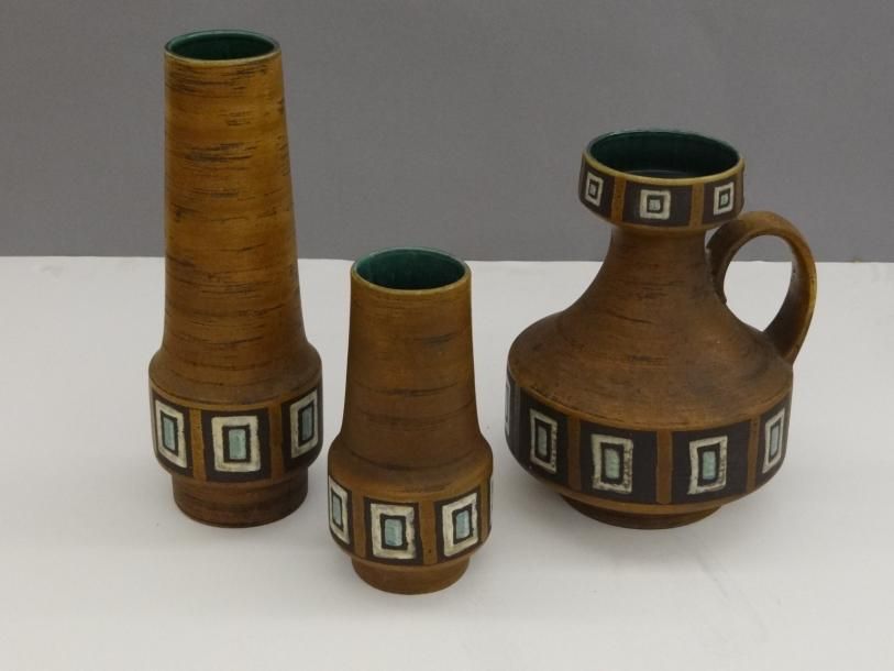 Travail allemand Ensemble de 3 vases en céramiques En creux sous la base "WEST G&hellip;