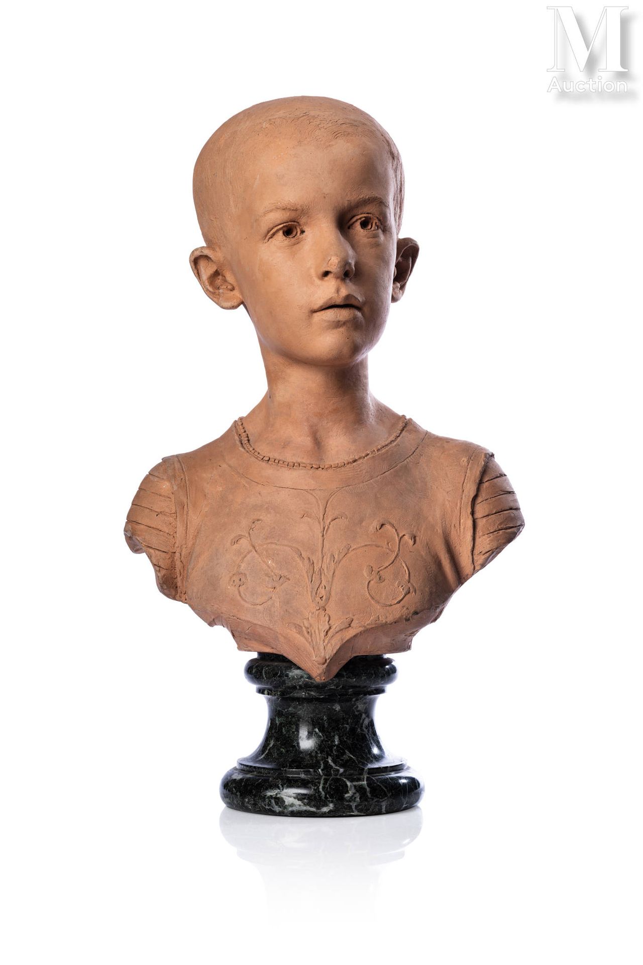 Jean GAUTHERIN (1840-1890), sculpteur. 儿童
身着文艺复兴时期服饰的男孩肖像。
黑色大理石基座上的半身陶俑。 
左后侧有签&hellip;