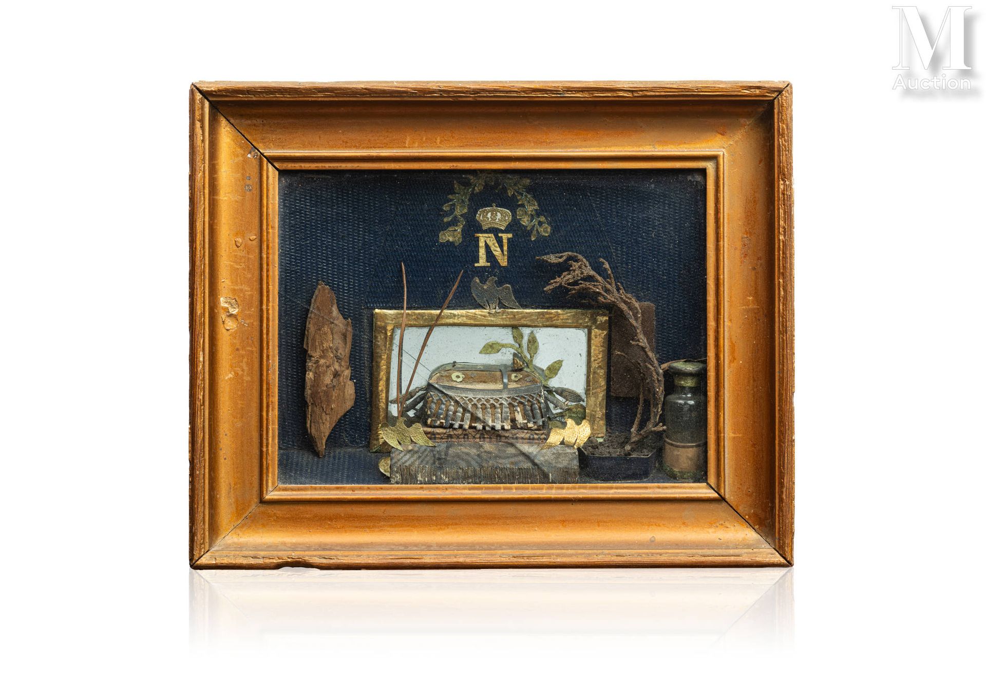 RELIQUES DE SAINTE-HÉLÈNE Rare cadre formant vitrine reliquaire de Napoléon Ier &hellip;
